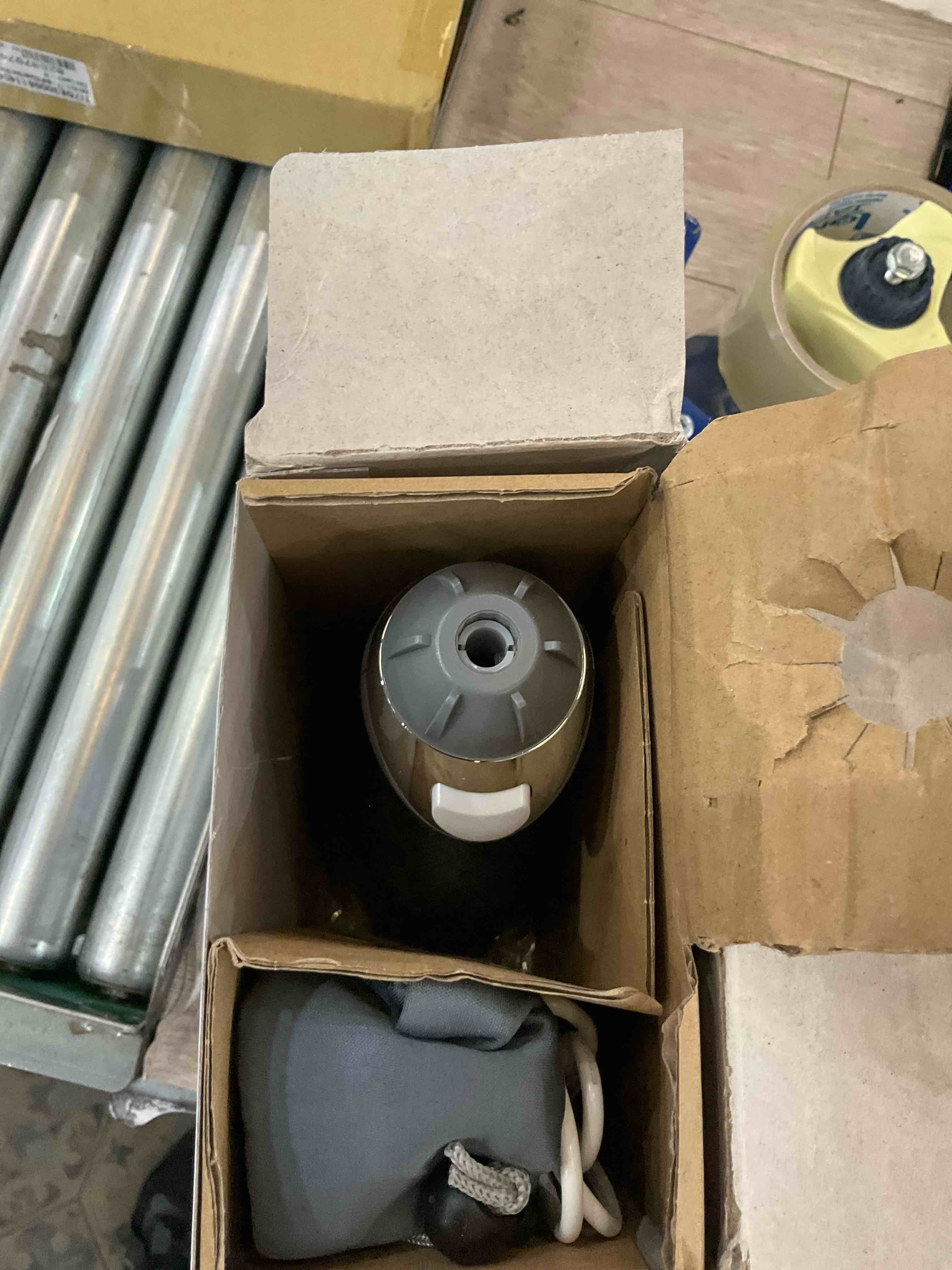 https://s3.amazonaws.com/lotting-images-prod/BargainHunt/EXS01647778_1722452372283.jpeg