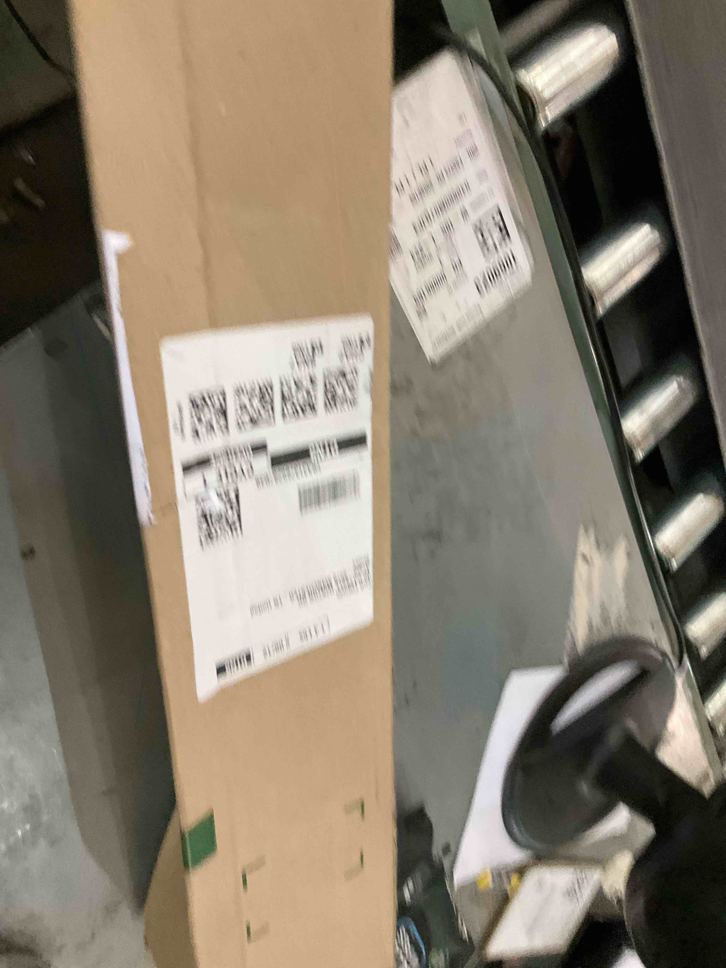 https://s3.amazonaws.com/lotting-images-prod/BargainHunt/EXS01648561_1719927293789.jpeg