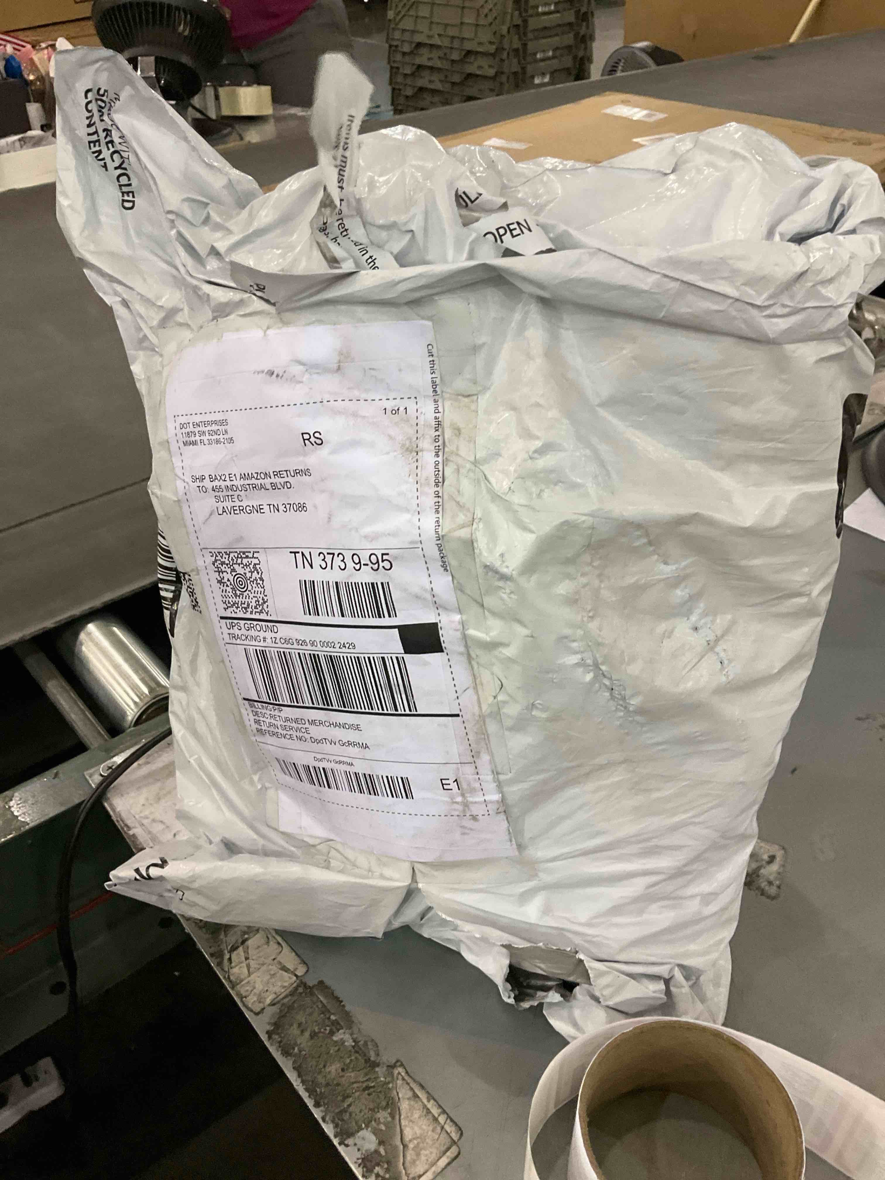https://s3.amazonaws.com/lotting-images-prod/BargainHunt/EXS01648996_1720620126397.jpeg
