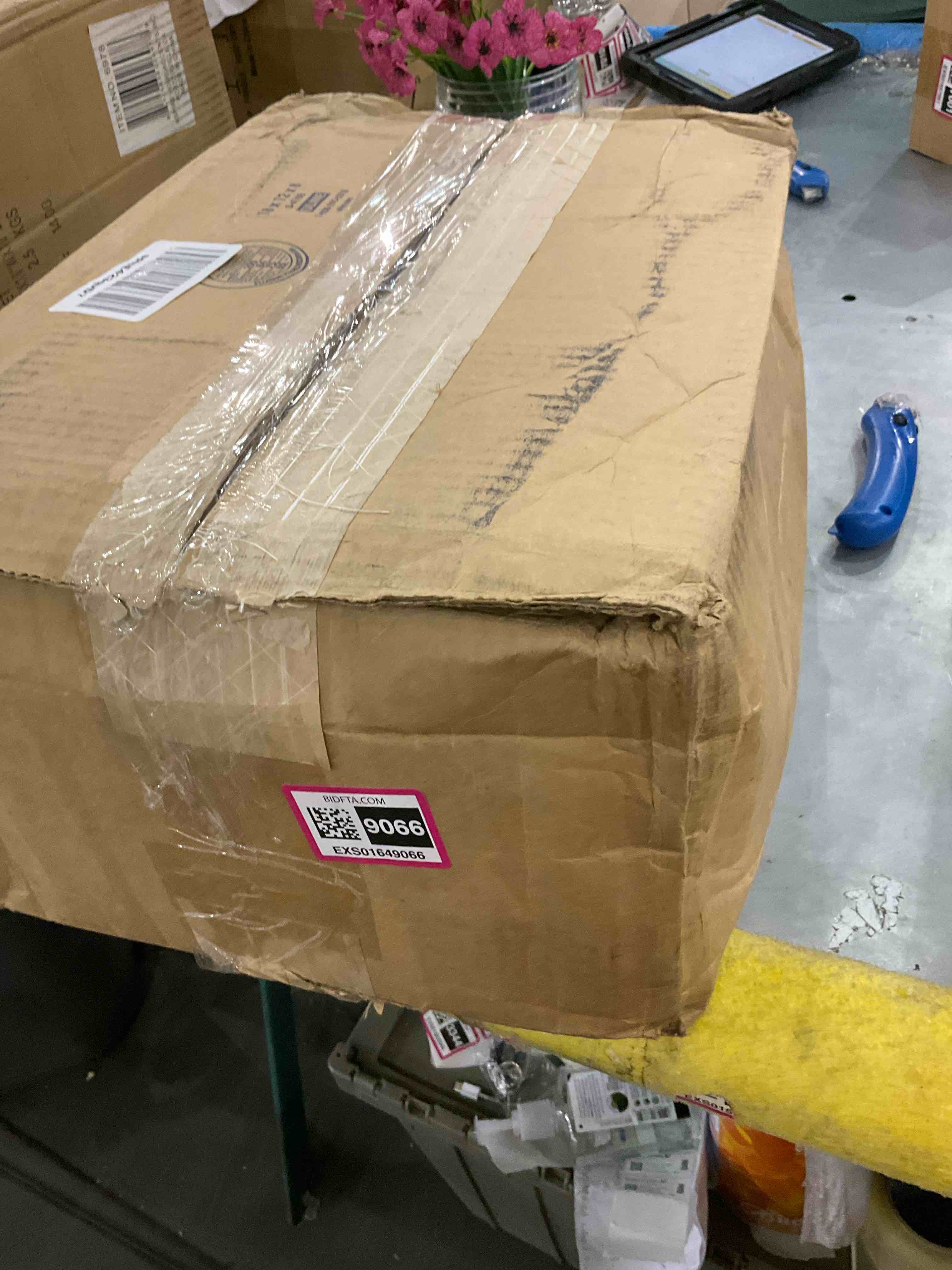 https://s3.amazonaws.com/lotting-images-prod/BargainHunt/EXS01649066_1721656680560.jpeg