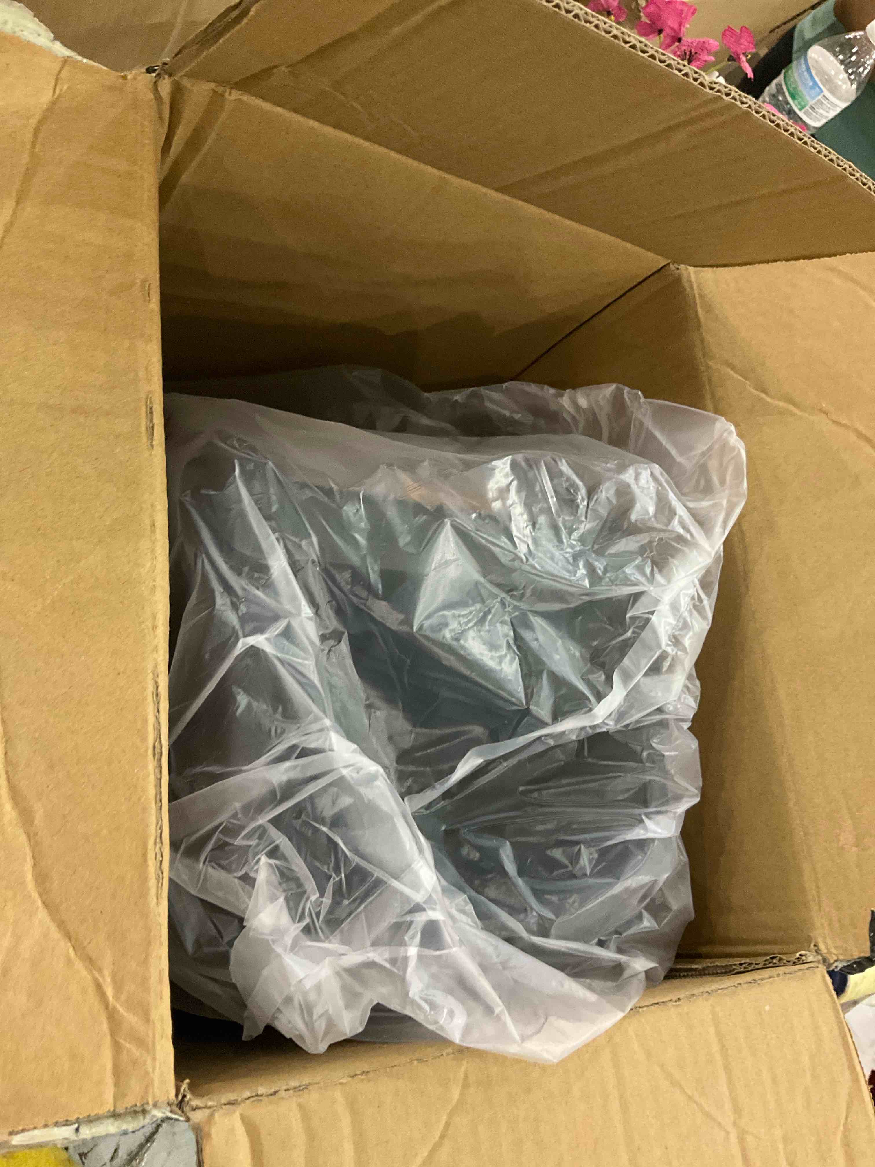 https://s3.amazonaws.com/lotting-images-prod/BargainHunt/EXS01649073_1721657830537.jpeg