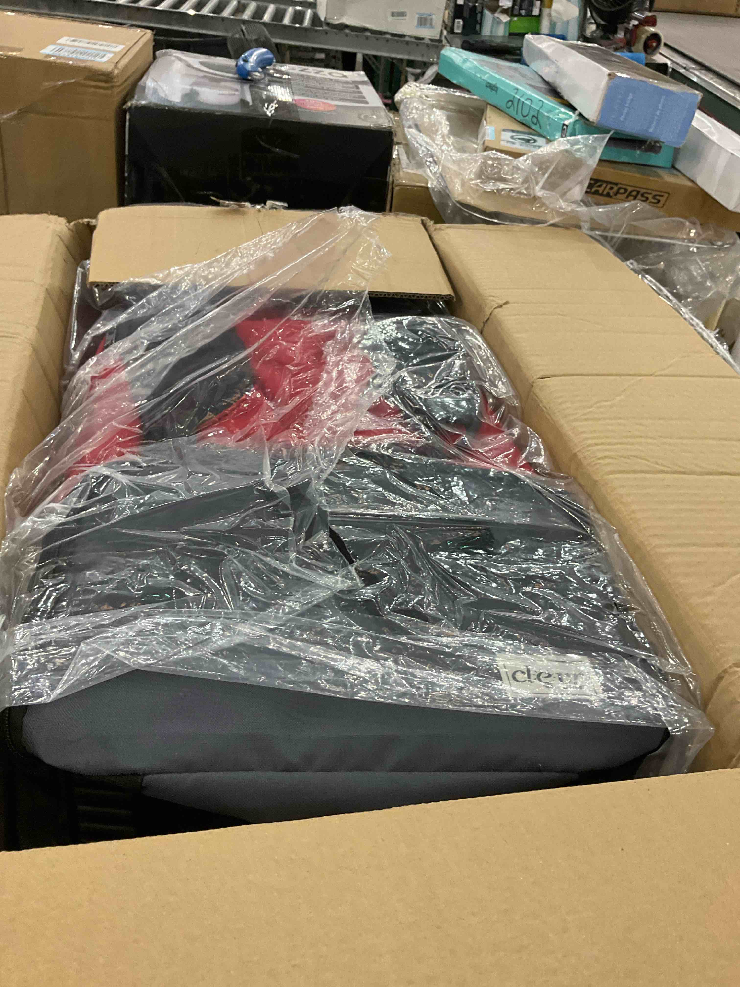 https://s3.amazonaws.com/lotting-images-prod/BargainHunt/EXS01649458_1721835740495.jpeg