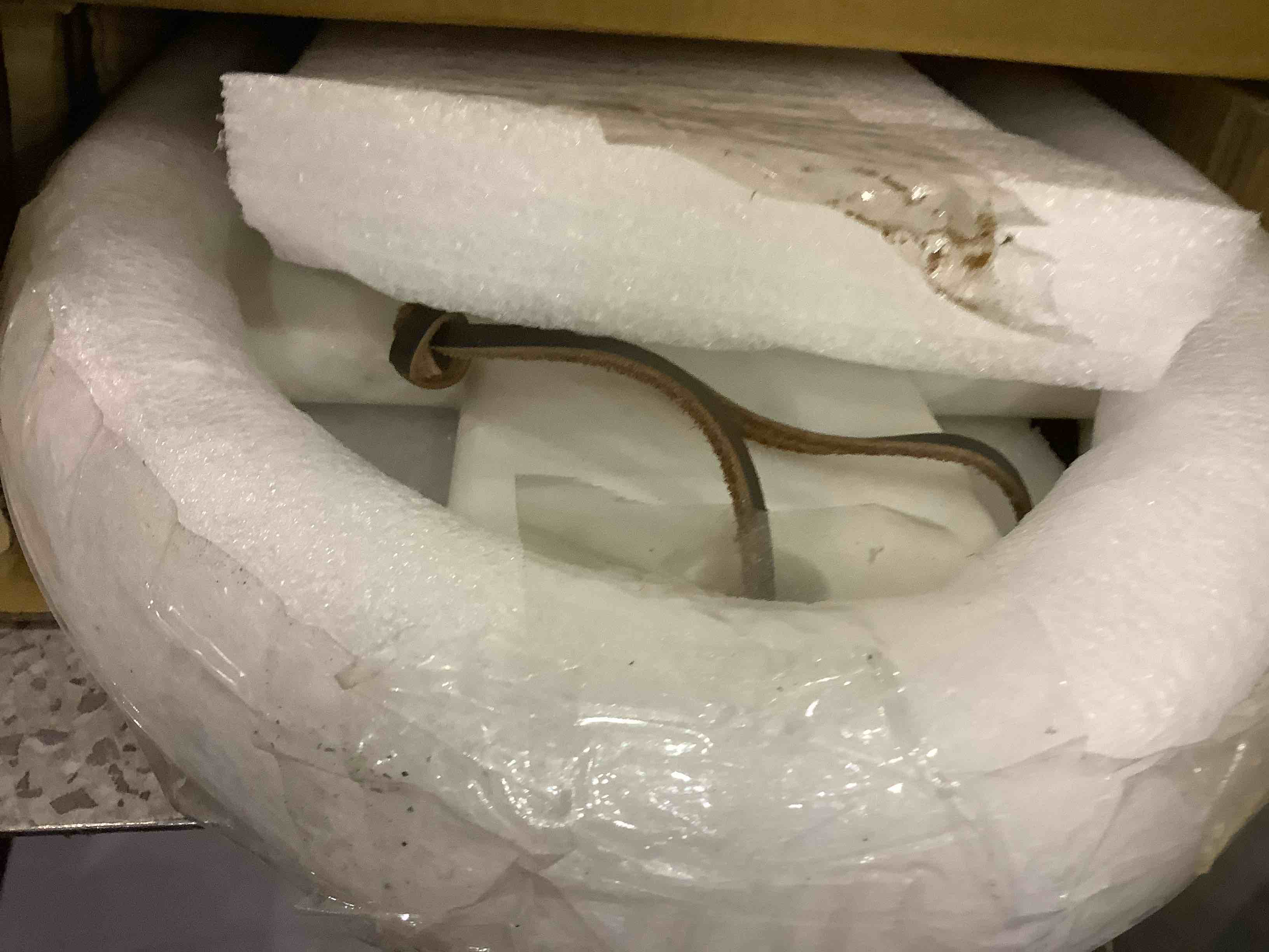 https://s3.amazonaws.com/lotting-images-prod/BargainHunt/EXS01649650_1721992592449.jpeg