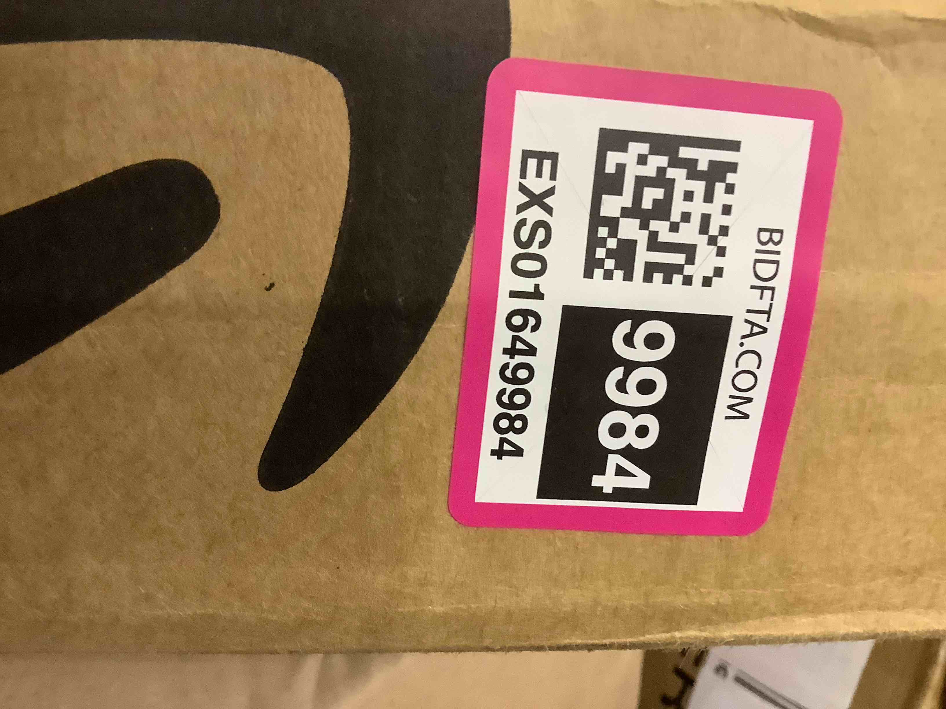 https://s3.amazonaws.com/lotting-images-prod/BargainHunt/EXS01649984_1722348758696.jpeg