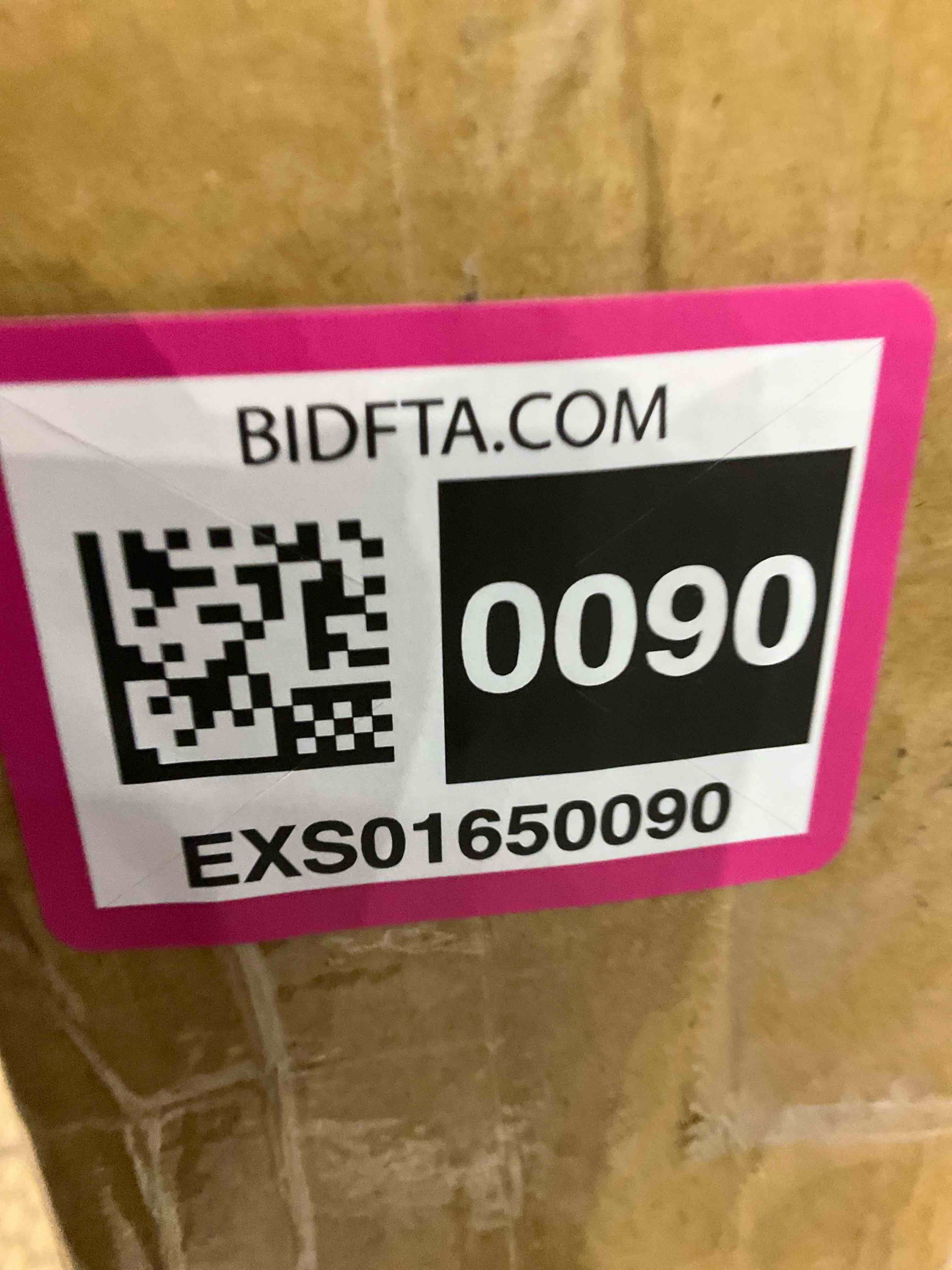 https://s3.amazonaws.com/lotting-images-prod/BargainHunt/EXS01650090_1721820568640.jpeg