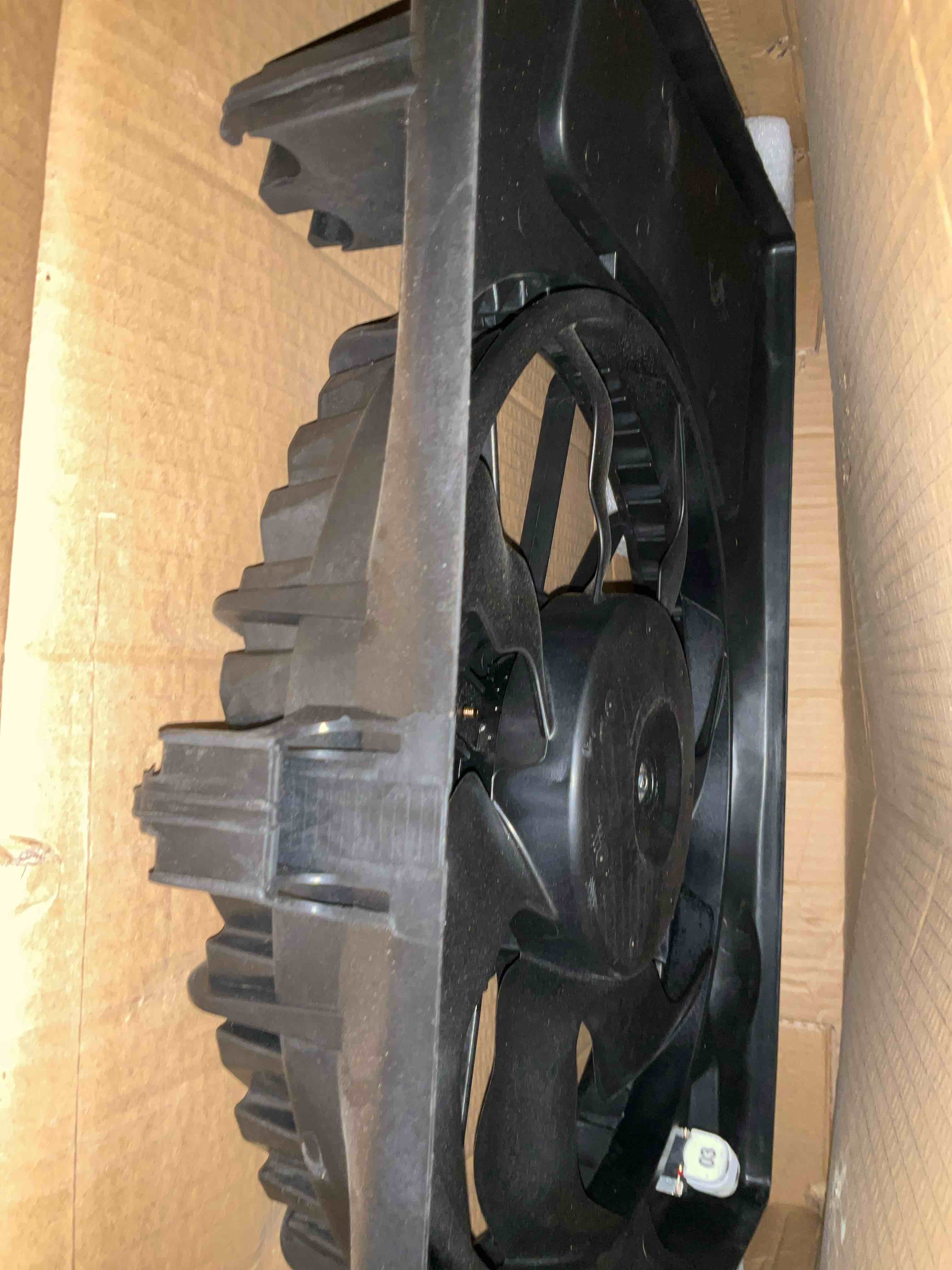 https://s3.amazonaws.com/lotting-images-prod/BargainHunt/EXS01650484_1722348946696.jpeg