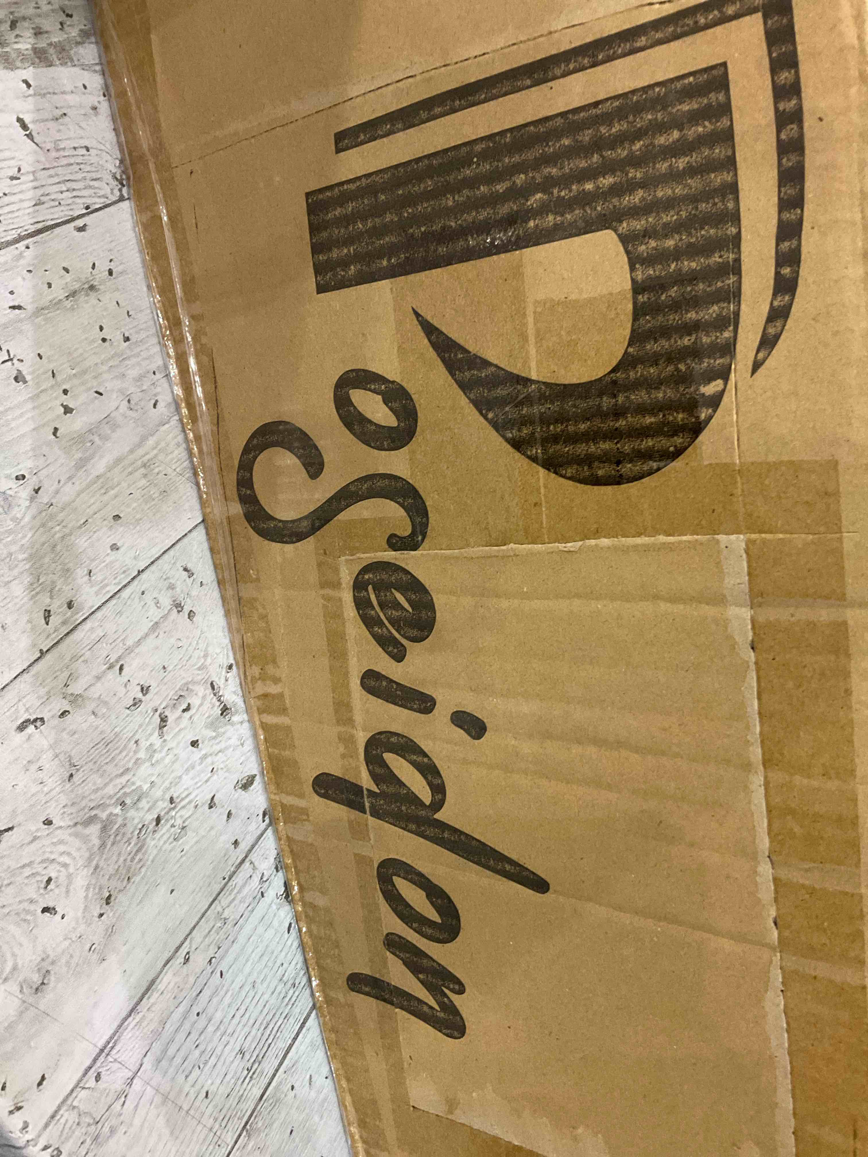 https://s3.amazonaws.com/lotting-images-prod/BargainHunt/EXS01650742_1720445619505.jpeg