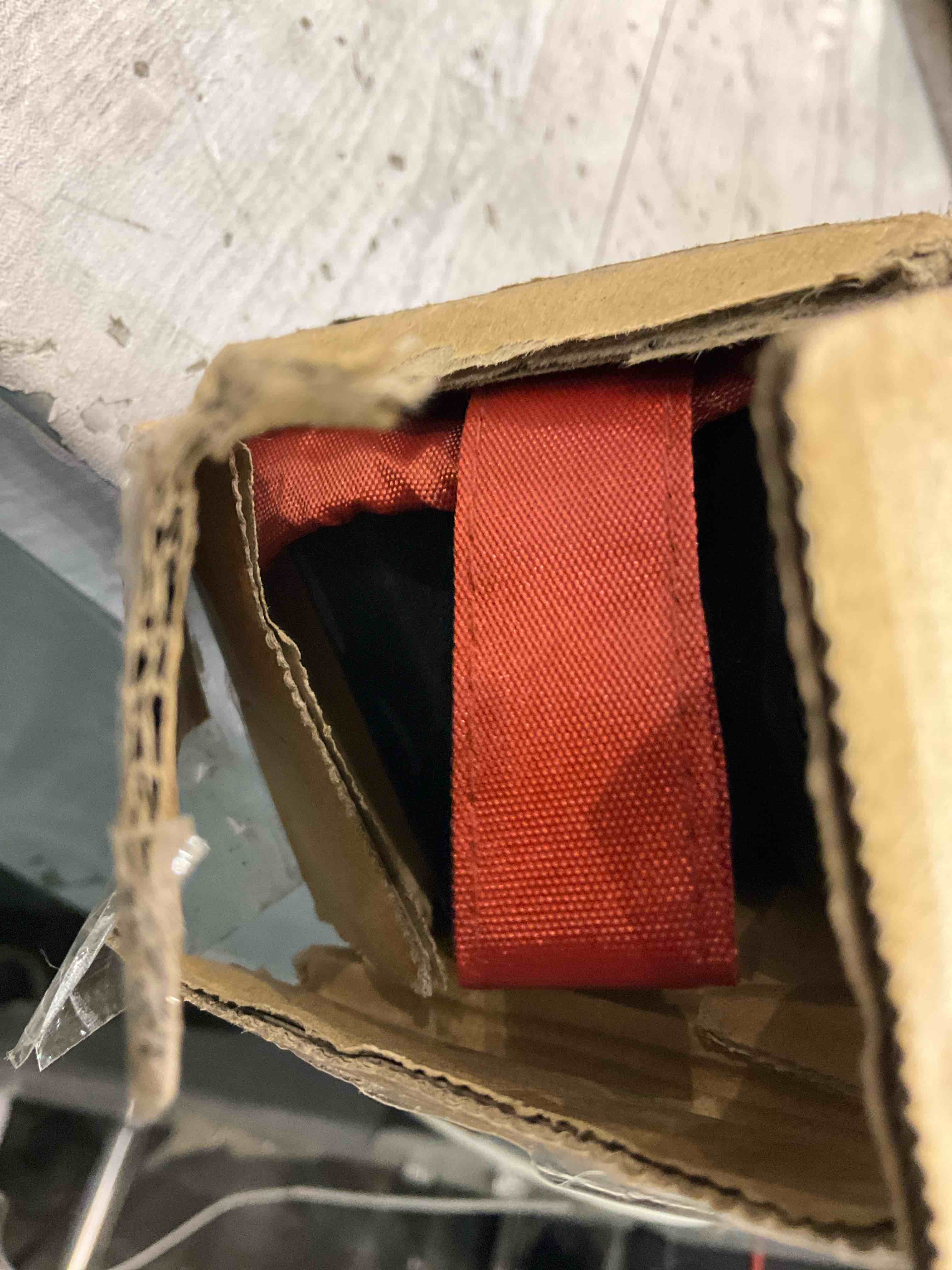 https://s3.amazonaws.com/lotting-images-prod/BargainHunt/EXS01650947_1720619693796.jpeg