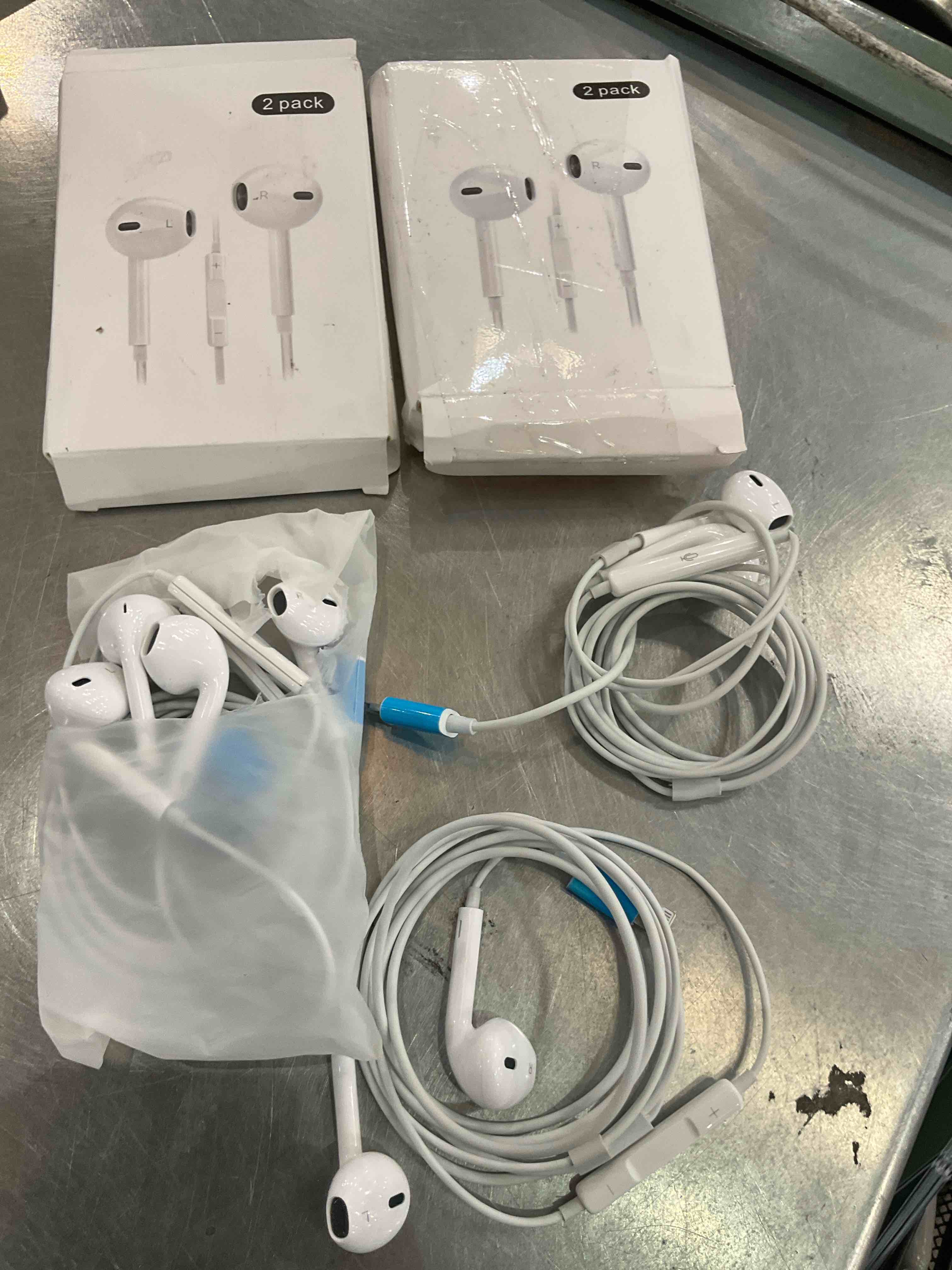 https://s3.amazonaws.com/lotting-images-prod/BargainHunt/EXS01651089_1721054396636.jpeg