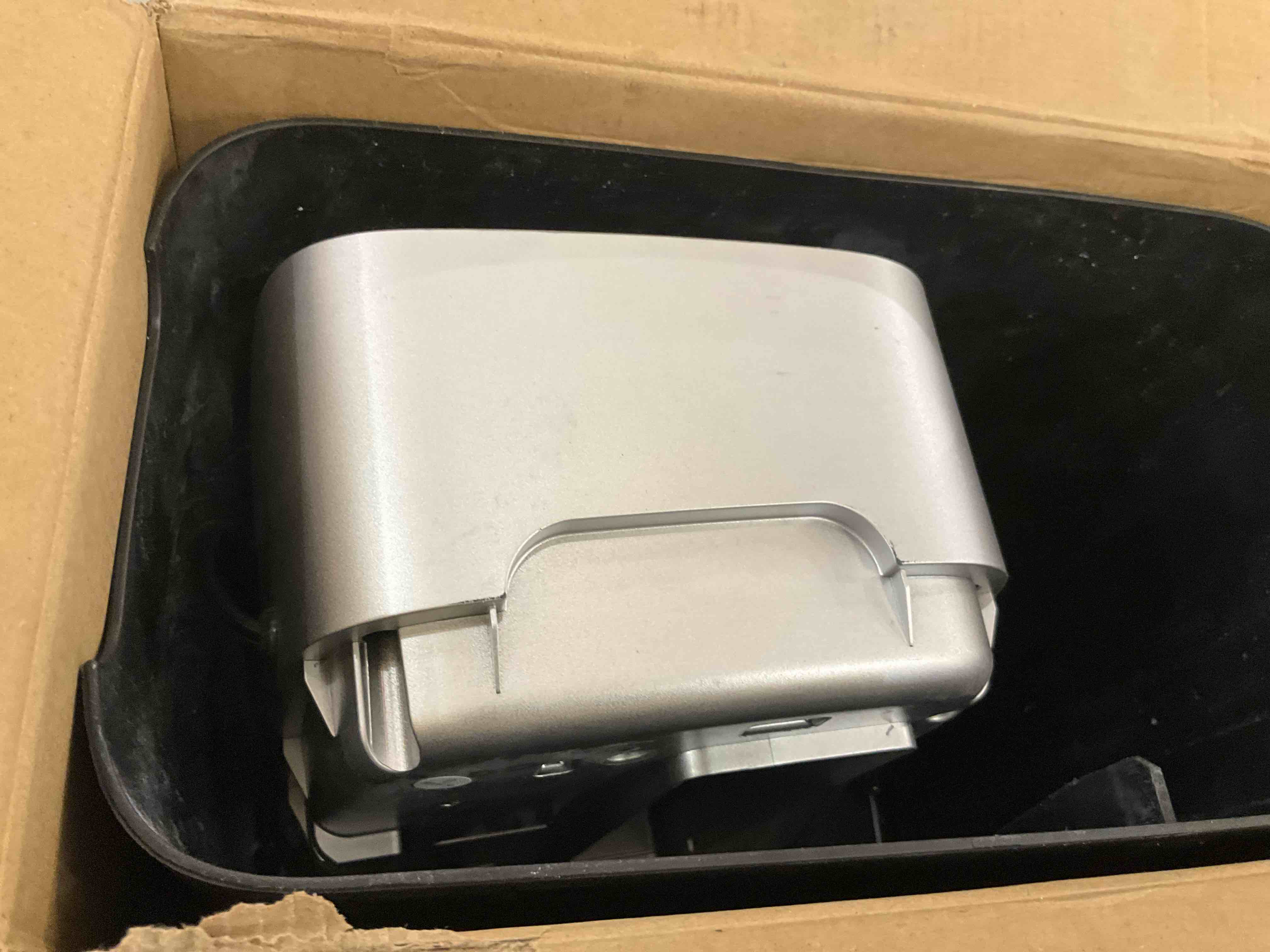 https://s3.amazonaws.com/lotting-images-prod/BargainHunt/EXS01651216_1721144965368.jpeg