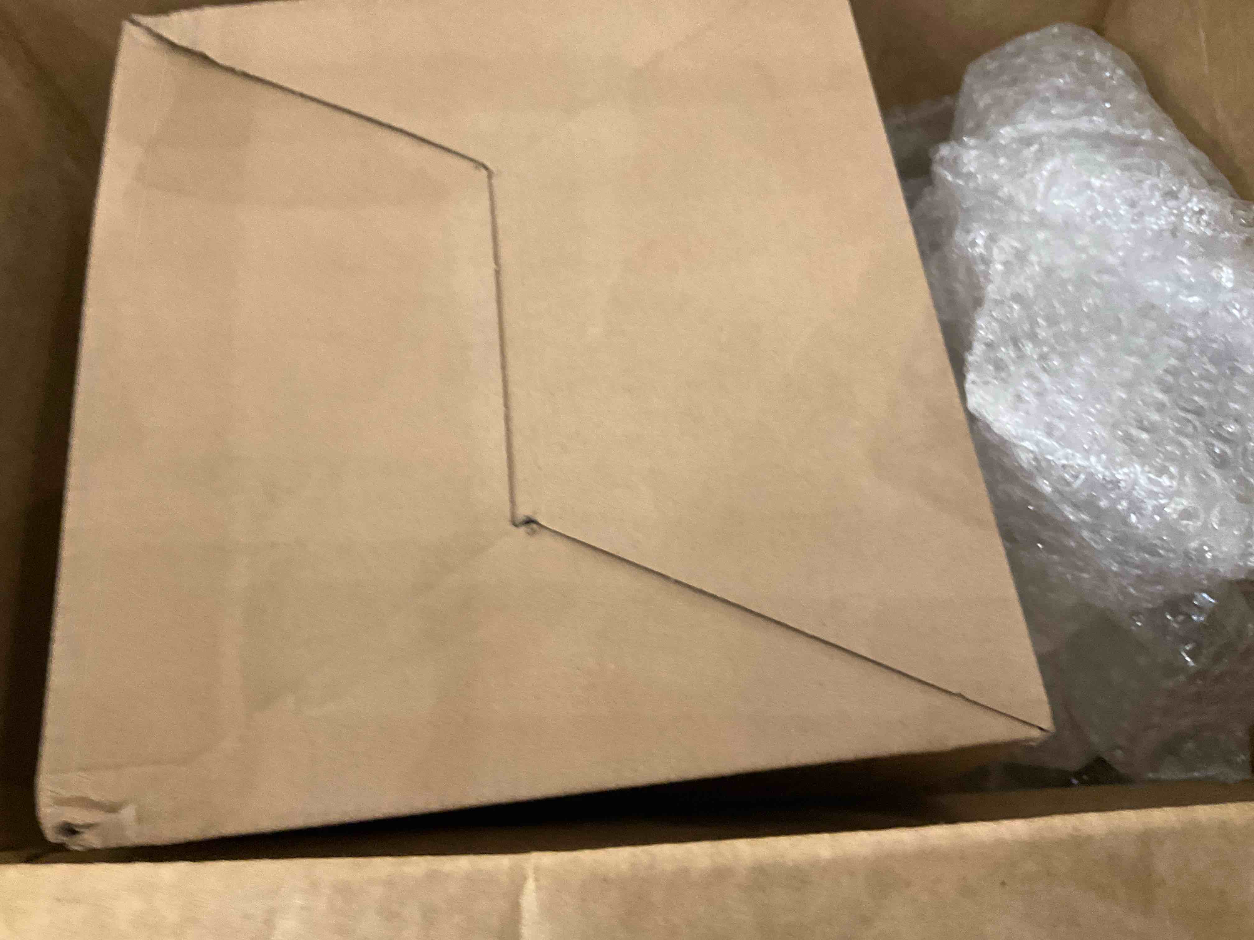 https://s3.amazonaws.com/lotting-images-prod/BargainHunt/EXS01651217_1721145092184.jpeg