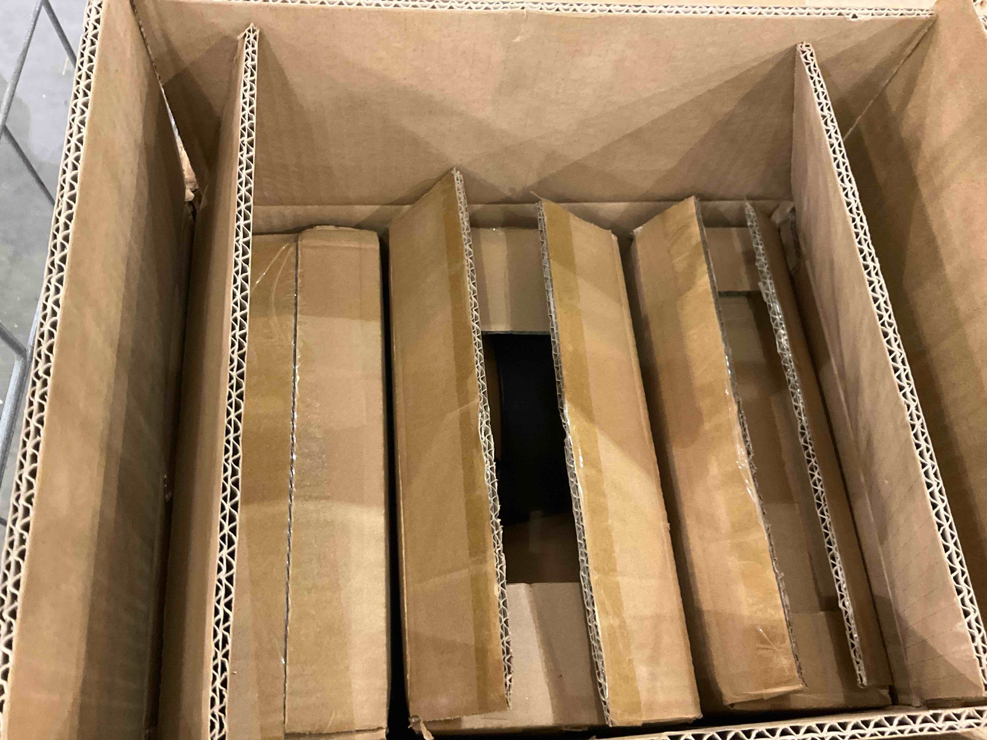 https://s3.amazonaws.com/lotting-images-prod/BargainHunt/EXS01651229_1721149443003.jpeg