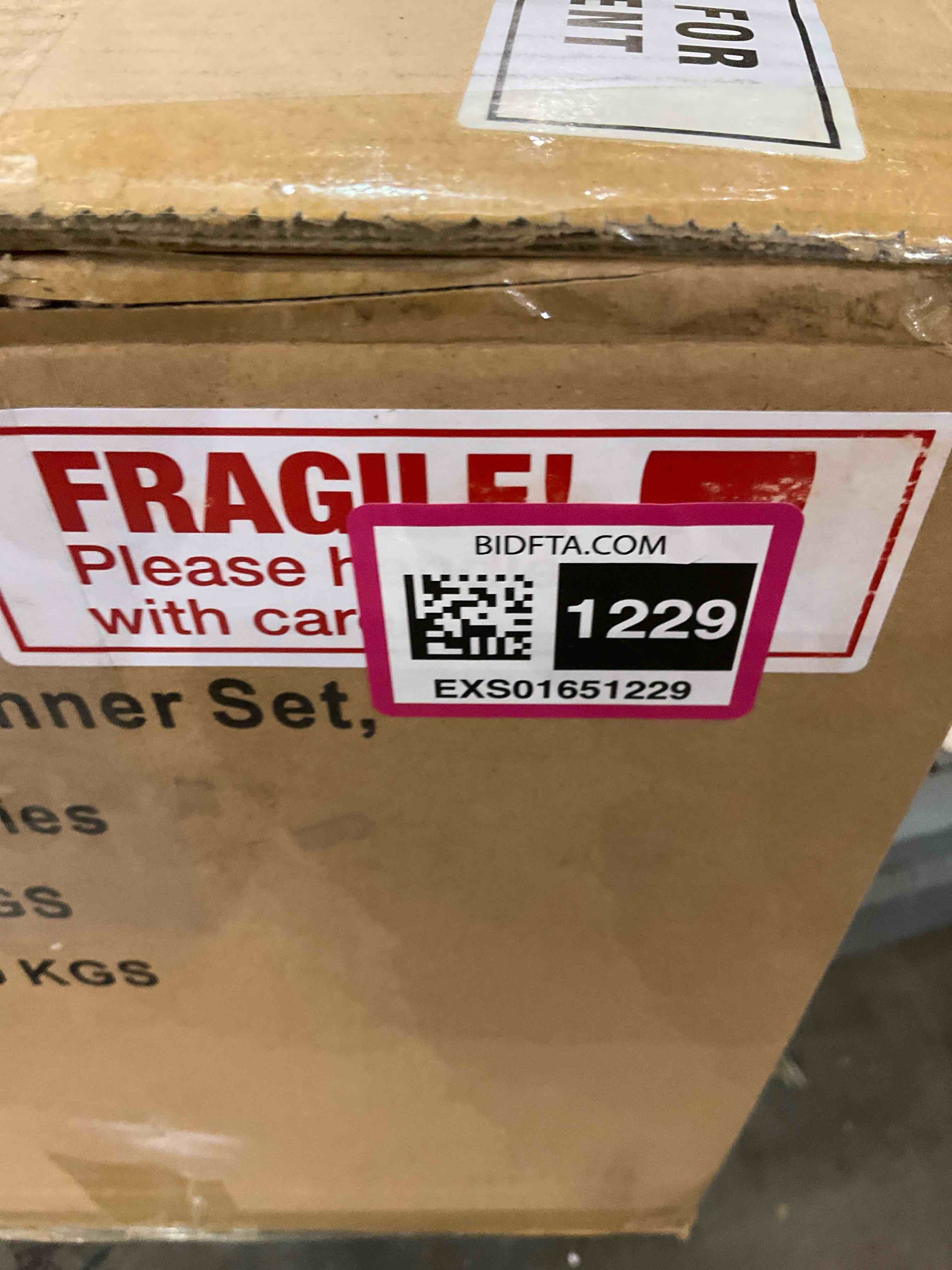 https://s3.amazonaws.com/lotting-images-prod/BargainHunt/EXS01651229_1721149479754.jpeg