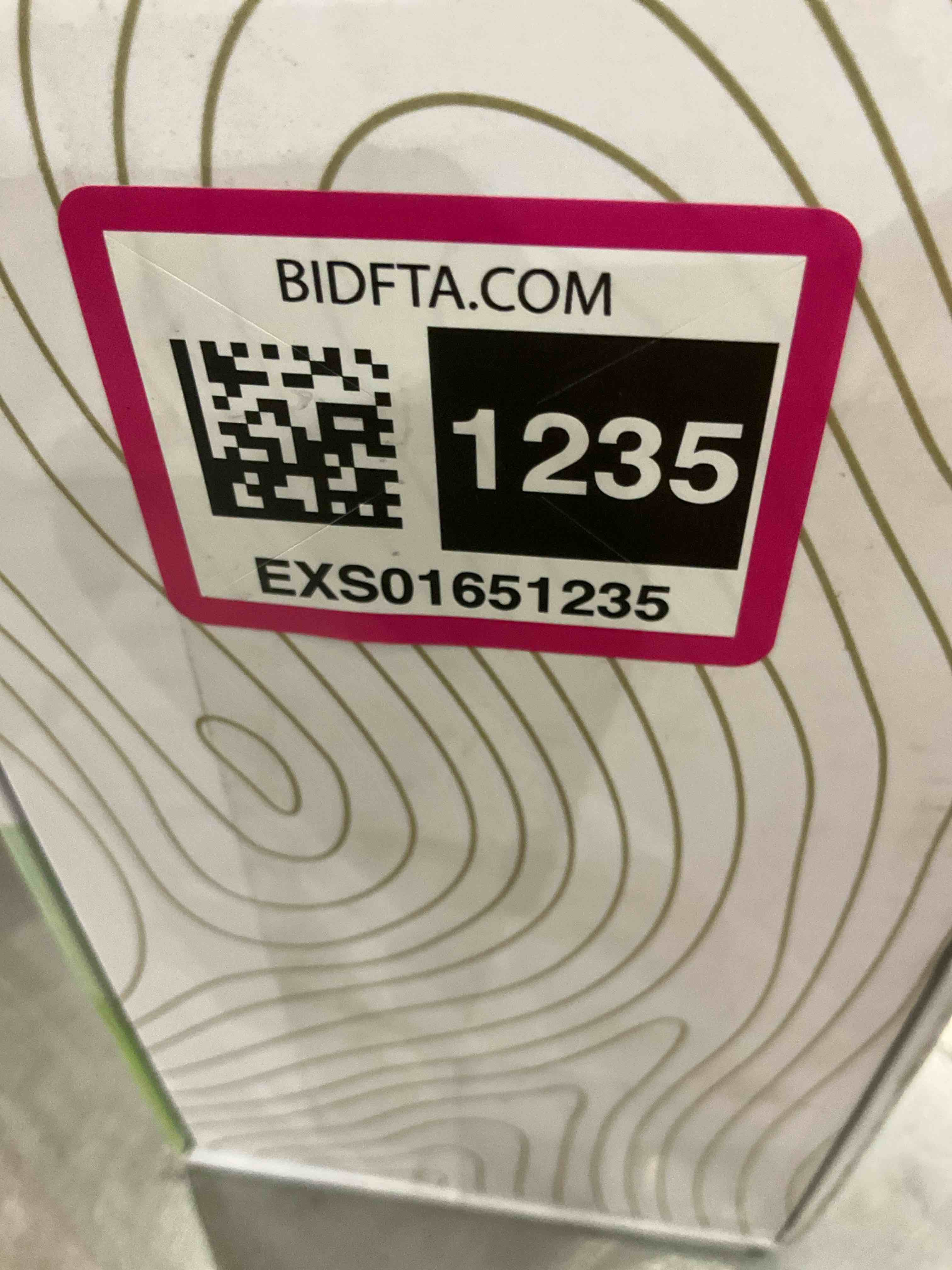 https://s3.amazonaws.com/lotting-images-prod/BargainHunt/EXS01651235_1721150687422.jpeg