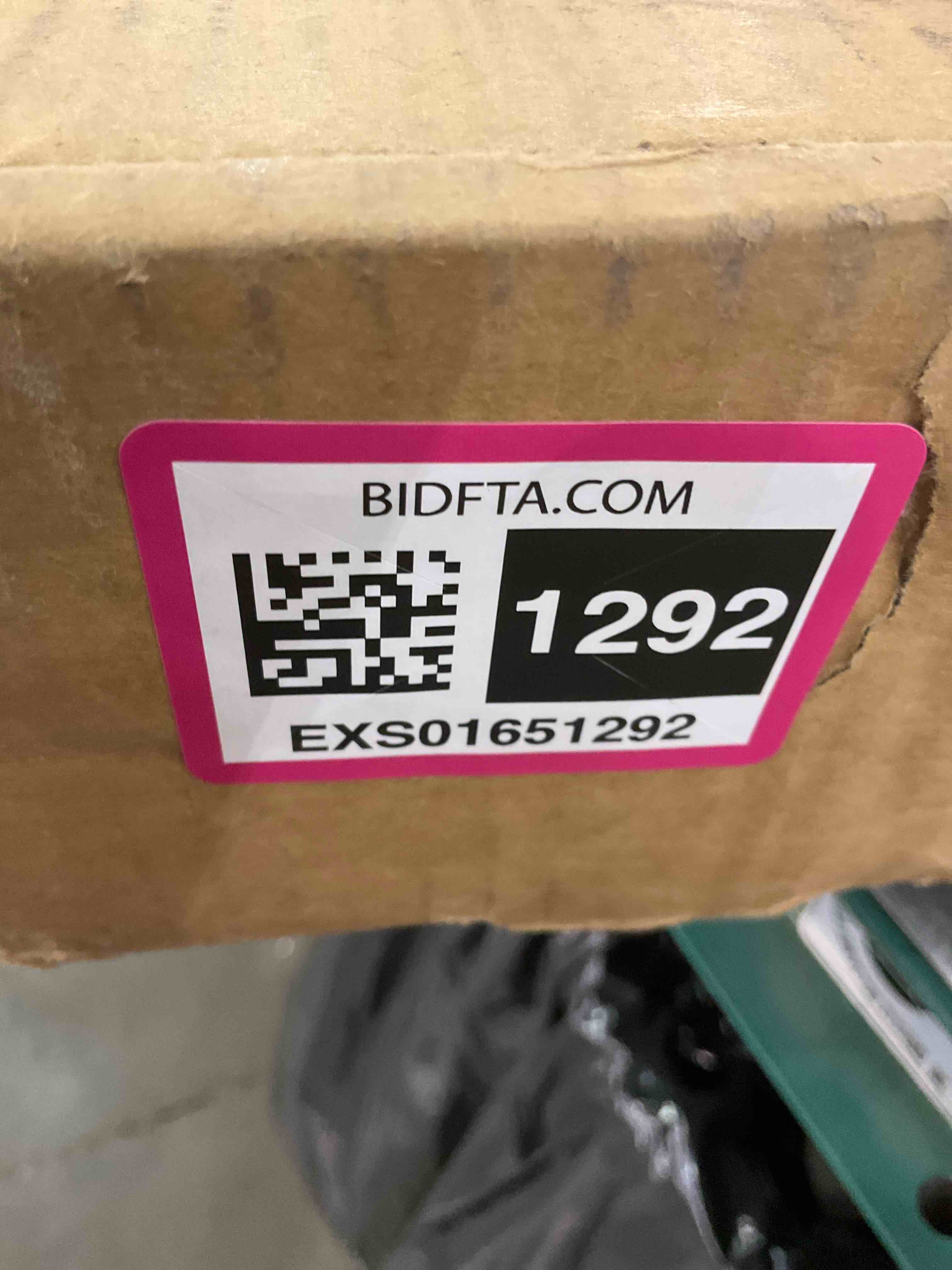 https://s3.amazonaws.com/lotting-images-prod/BargainHunt/EXS01651292_1721218567679.jpeg