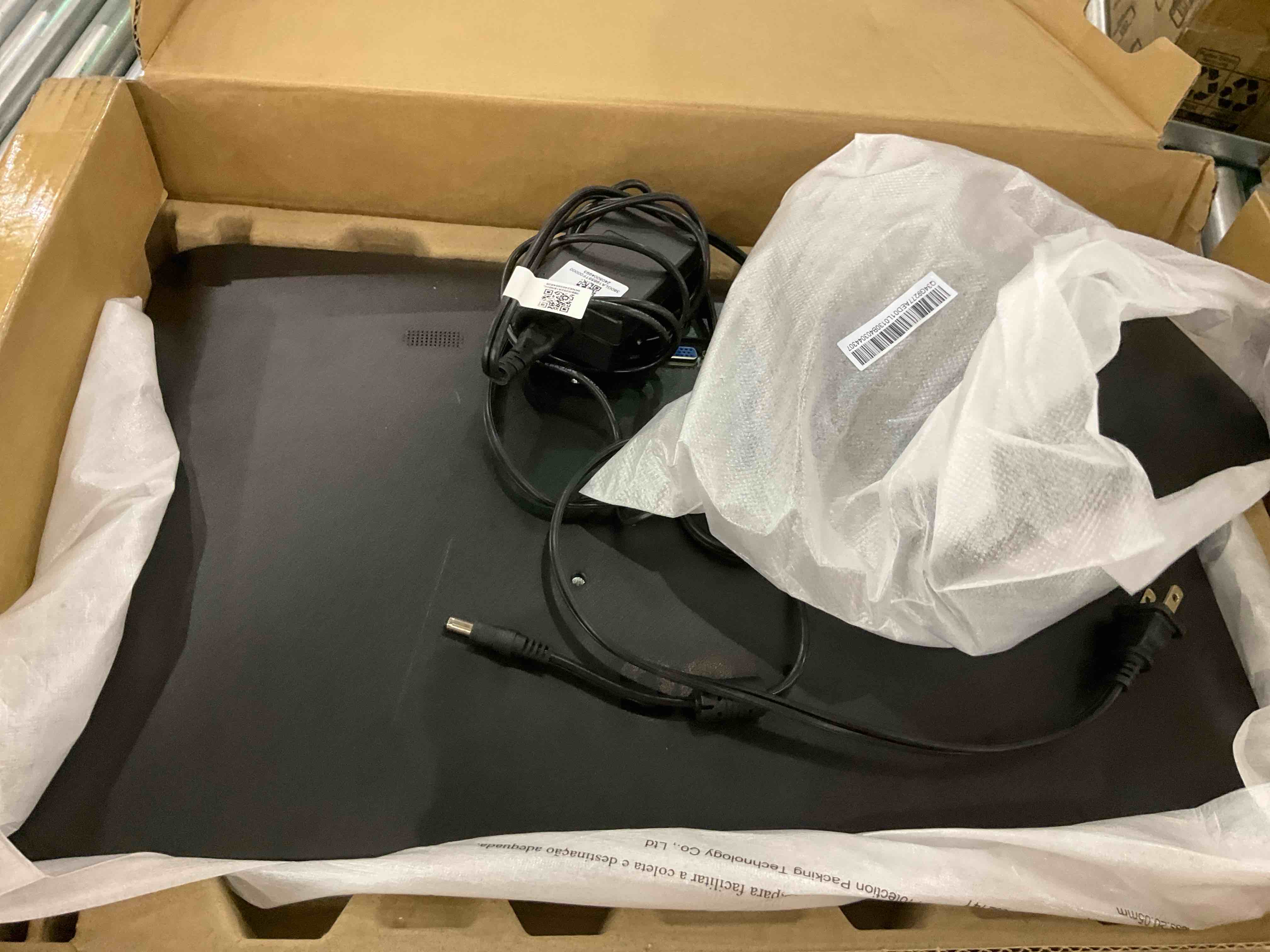 https://s3.amazonaws.com/lotting-images-prod/BargainHunt/EXS01651336_1721310878058.jpeg
