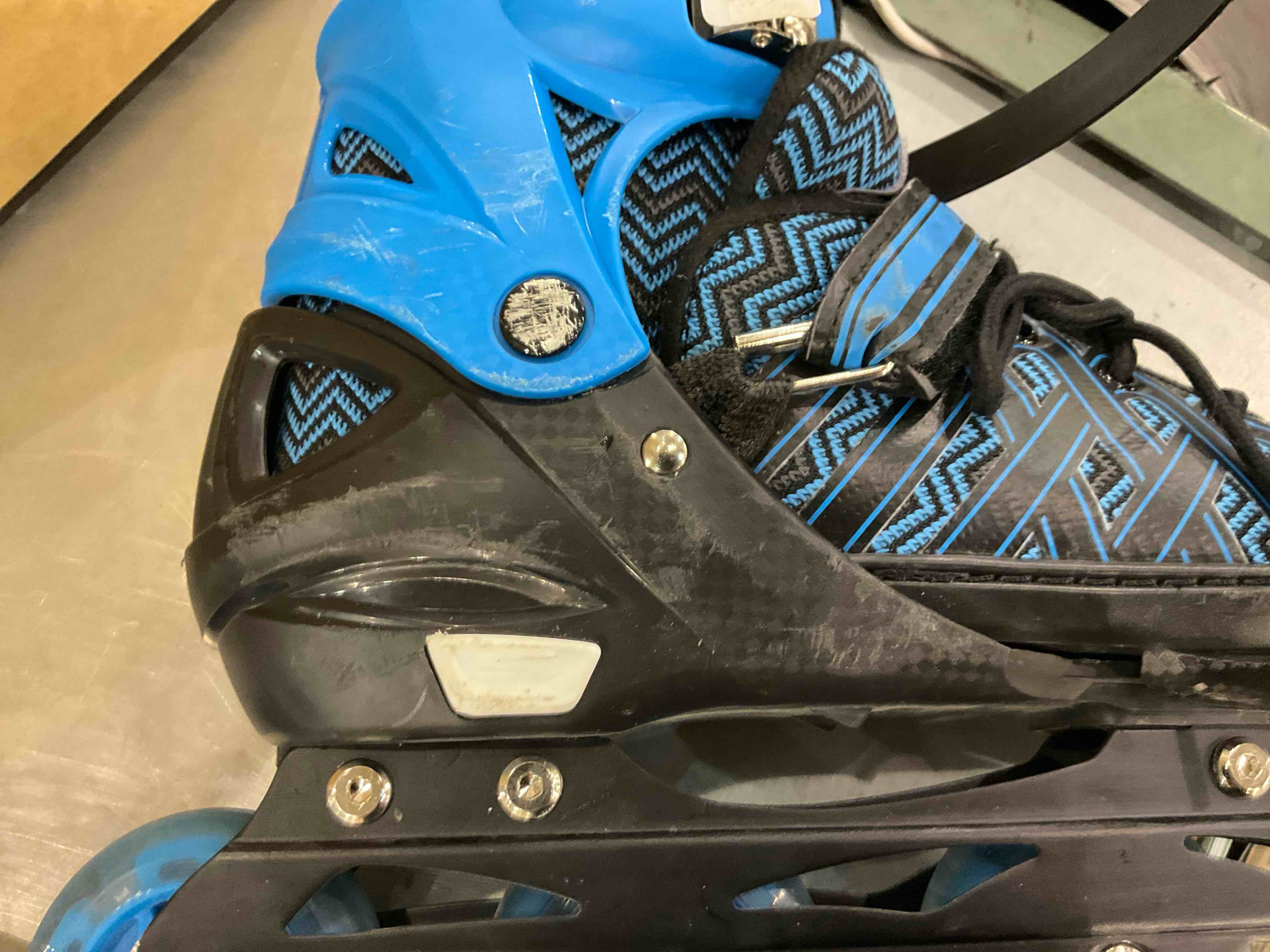 https://s3.amazonaws.com/lotting-images-prod/BargainHunt/EXS01651490_1721734034216.jpeg