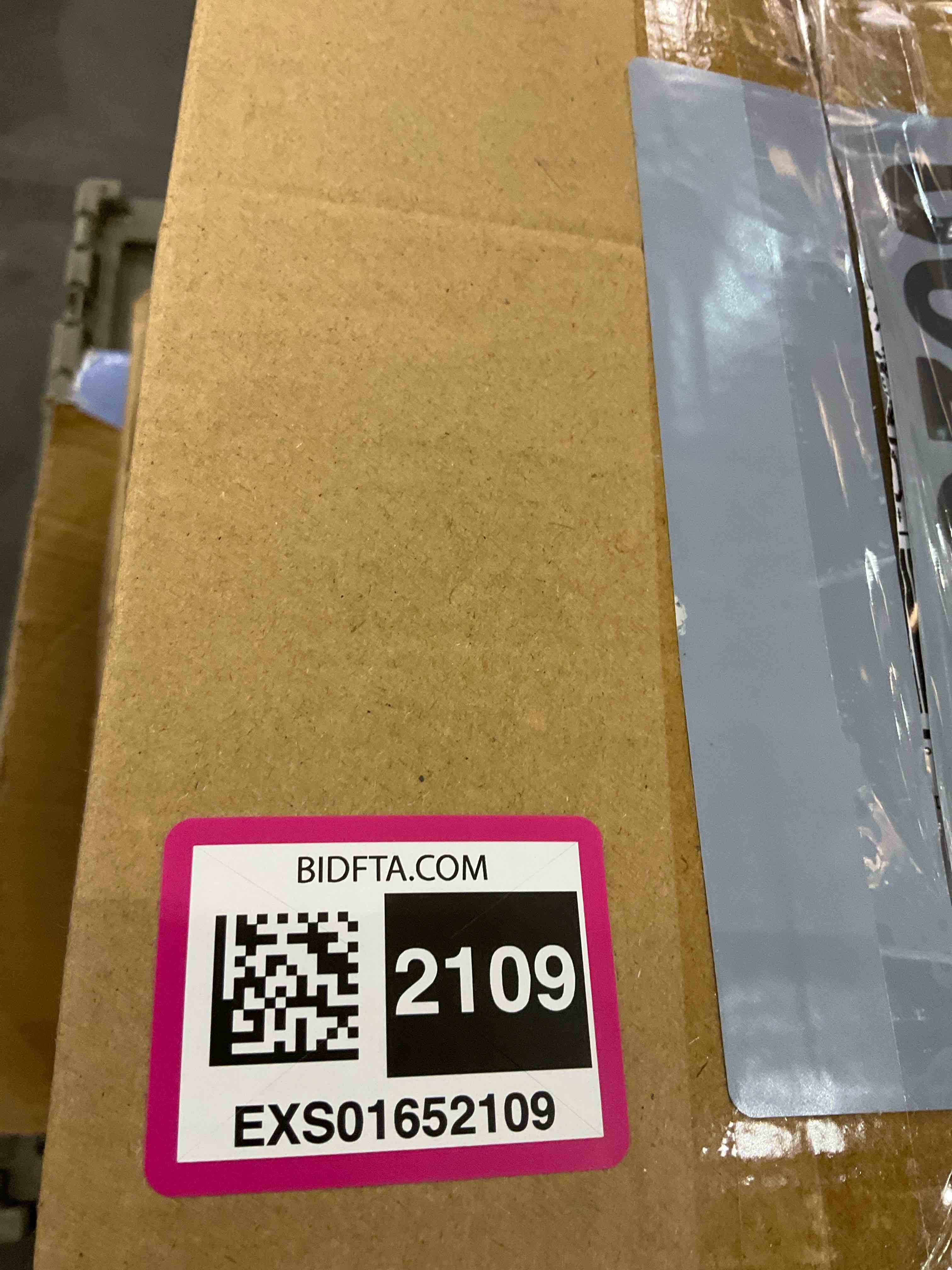 https://s3.amazonaws.com/lotting-images-prod/BargainHunt/EXS01652109_1719497242532.jpeg