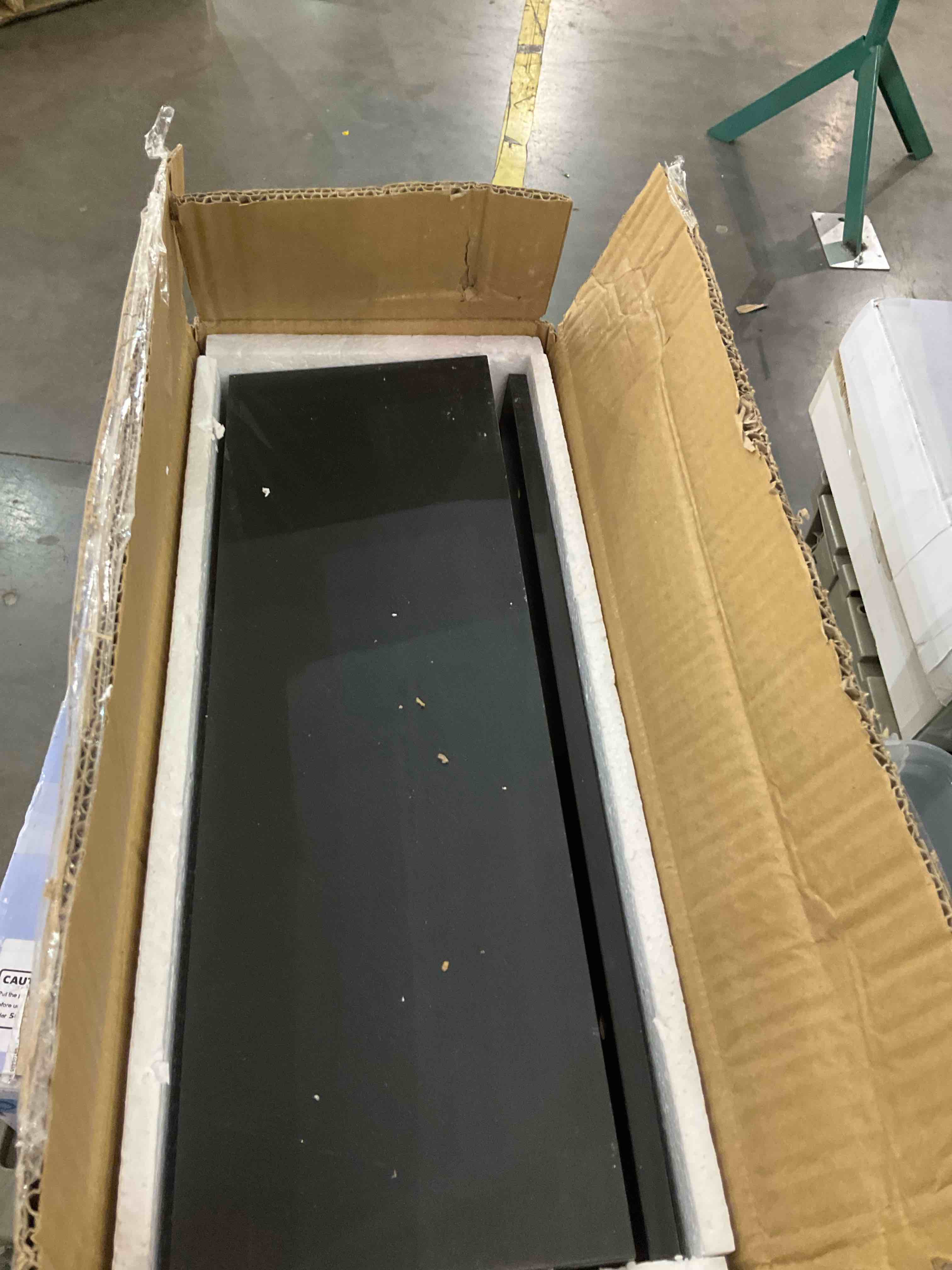 https://s3.amazonaws.com/lotting-images-prod/BargainHunt/EXS01652114_1719497733349.jpeg