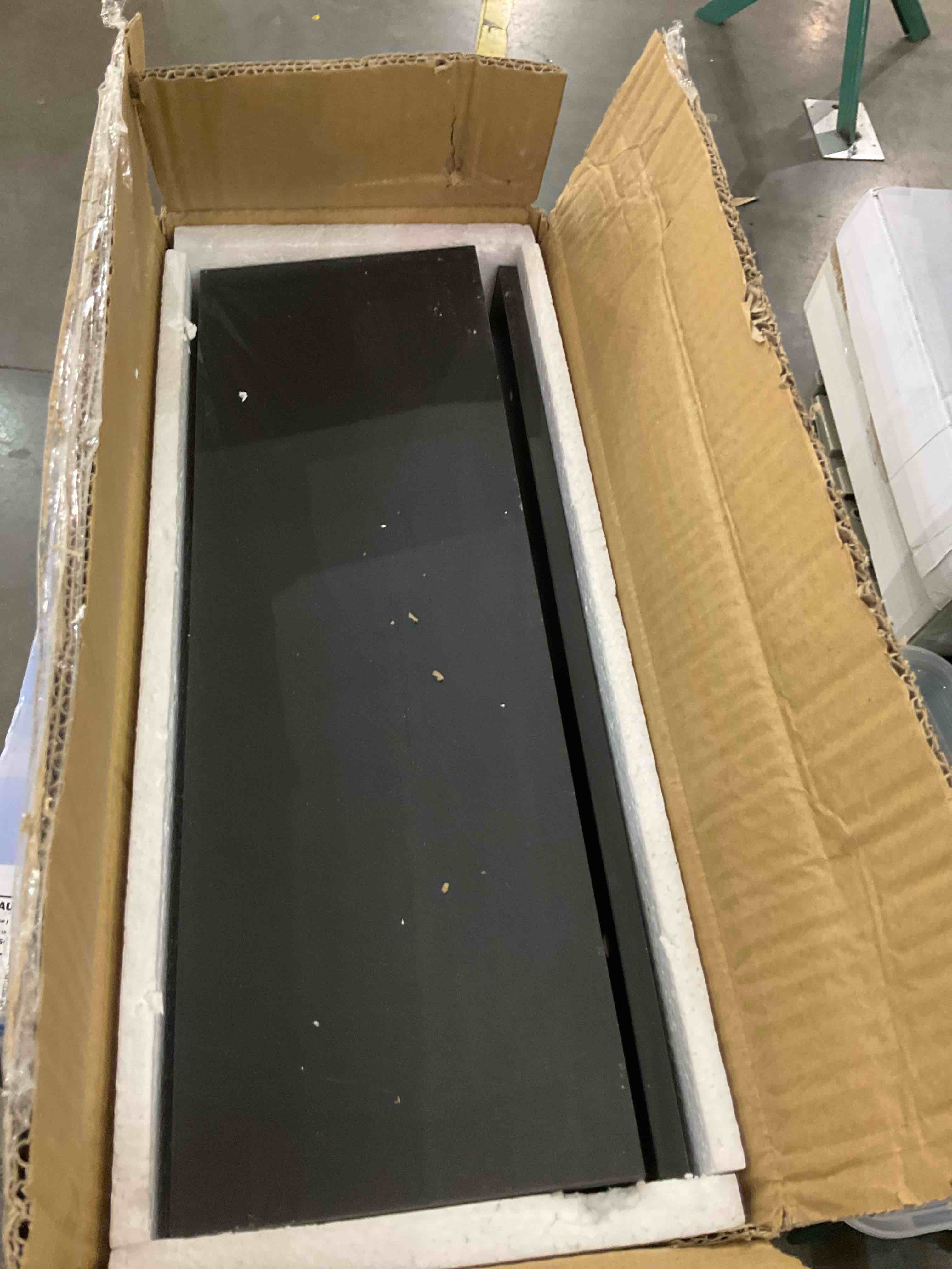 https://s3.amazonaws.com/lotting-images-prod/BargainHunt/EXS01652114_1719497734355.jpeg