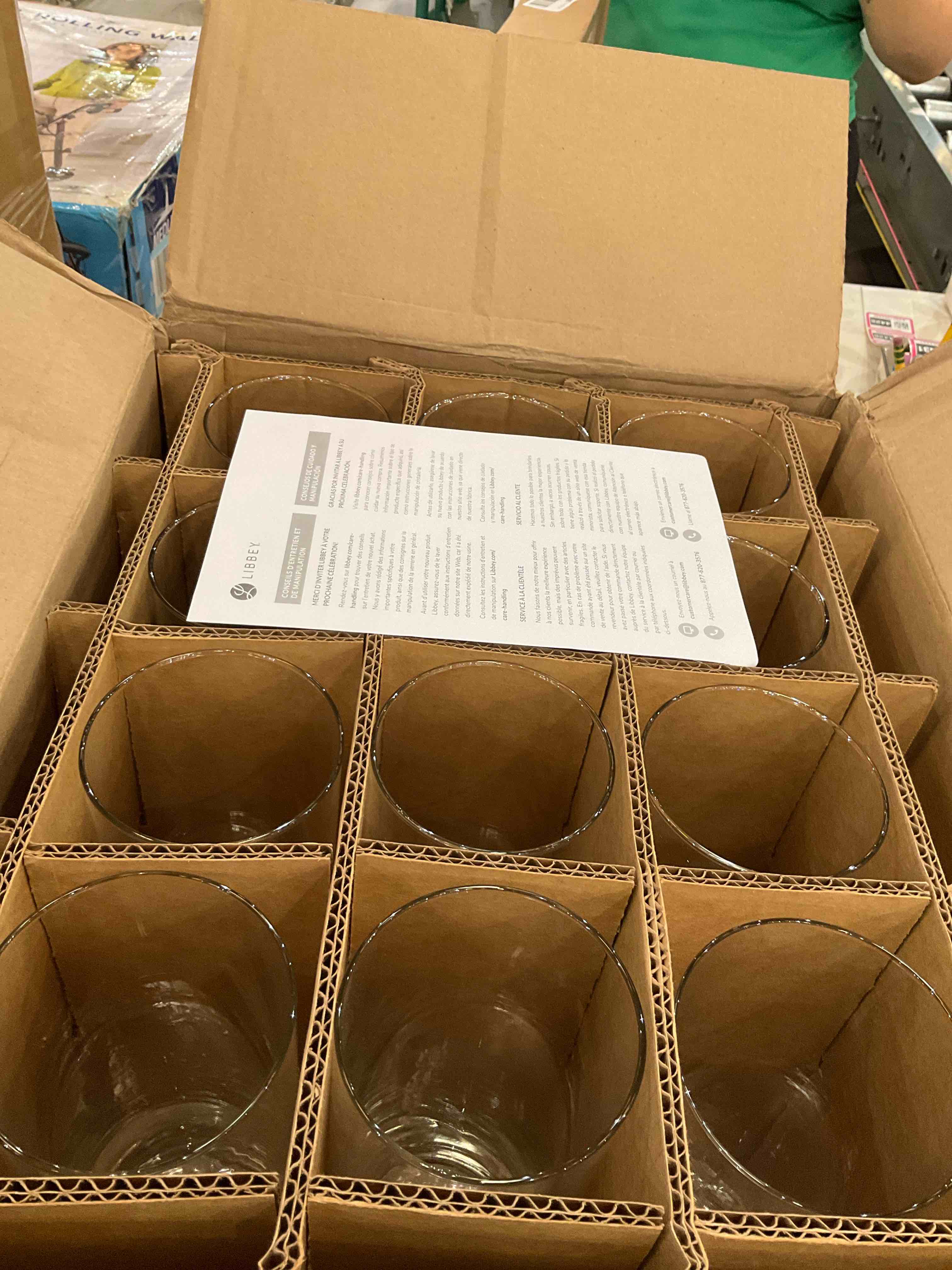 https://s3.amazonaws.com/lotting-images-prod/BargainHunt/EXS01652329_1719848981084.jpeg