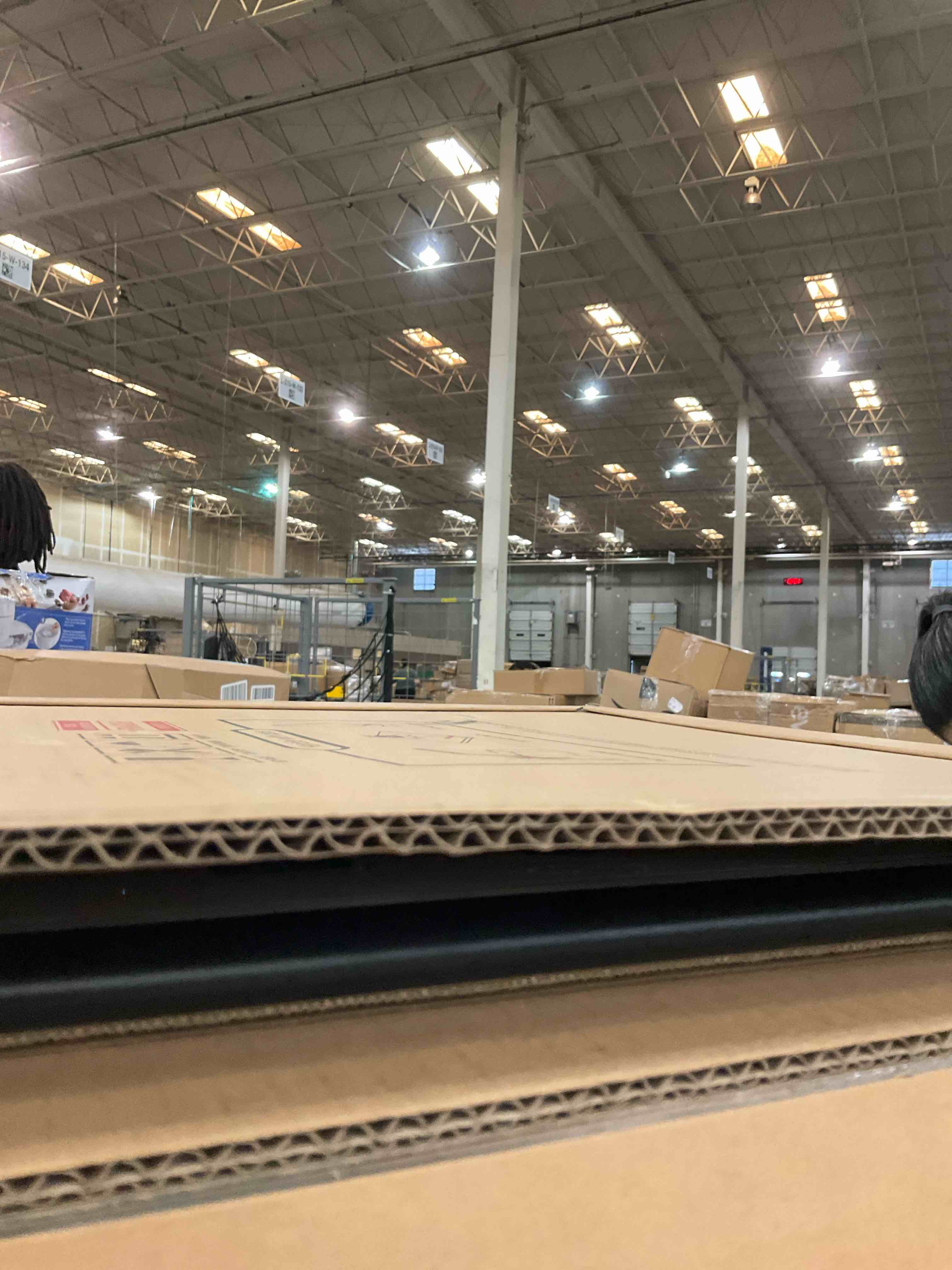 https://s3.amazonaws.com/lotting-images-prod/BargainHunt/EXS01652330_1719849120390.jpeg