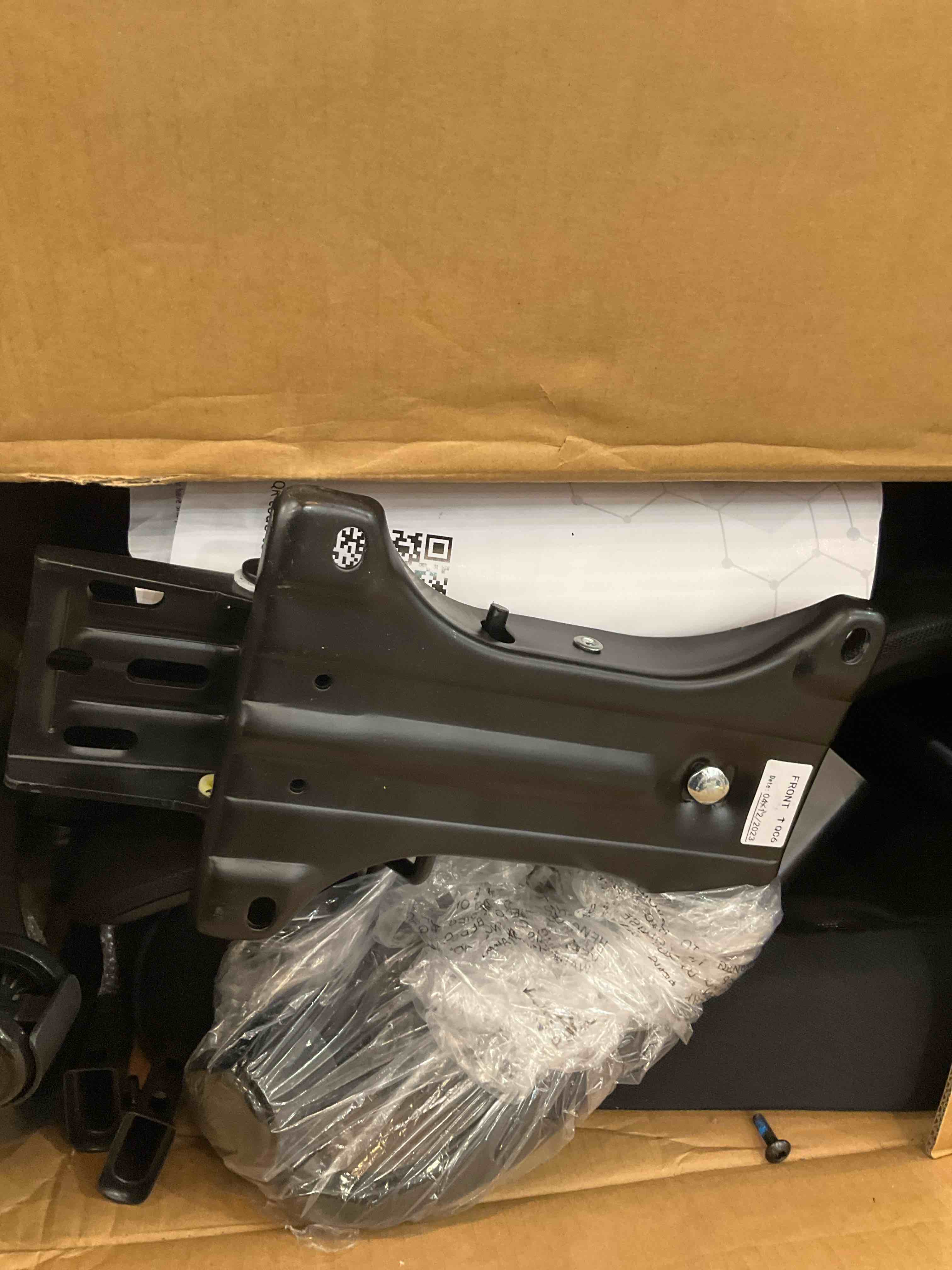 https://s3.amazonaws.com/lotting-images-prod/BargainHunt/EXS01652337_1719852808299.jpeg