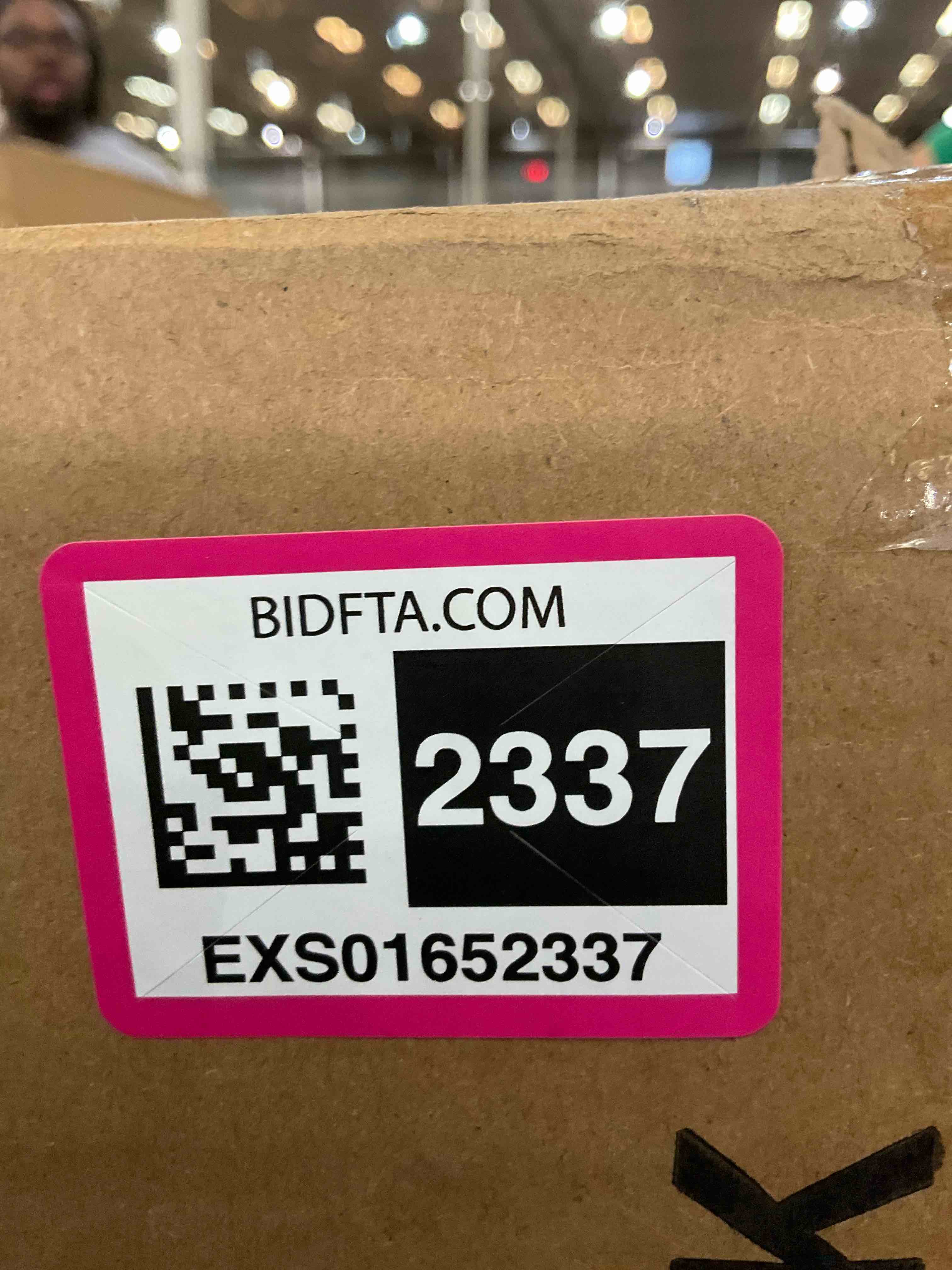 https://s3.amazonaws.com/lotting-images-prod/BargainHunt/EXS01652337_1719852834880.jpeg