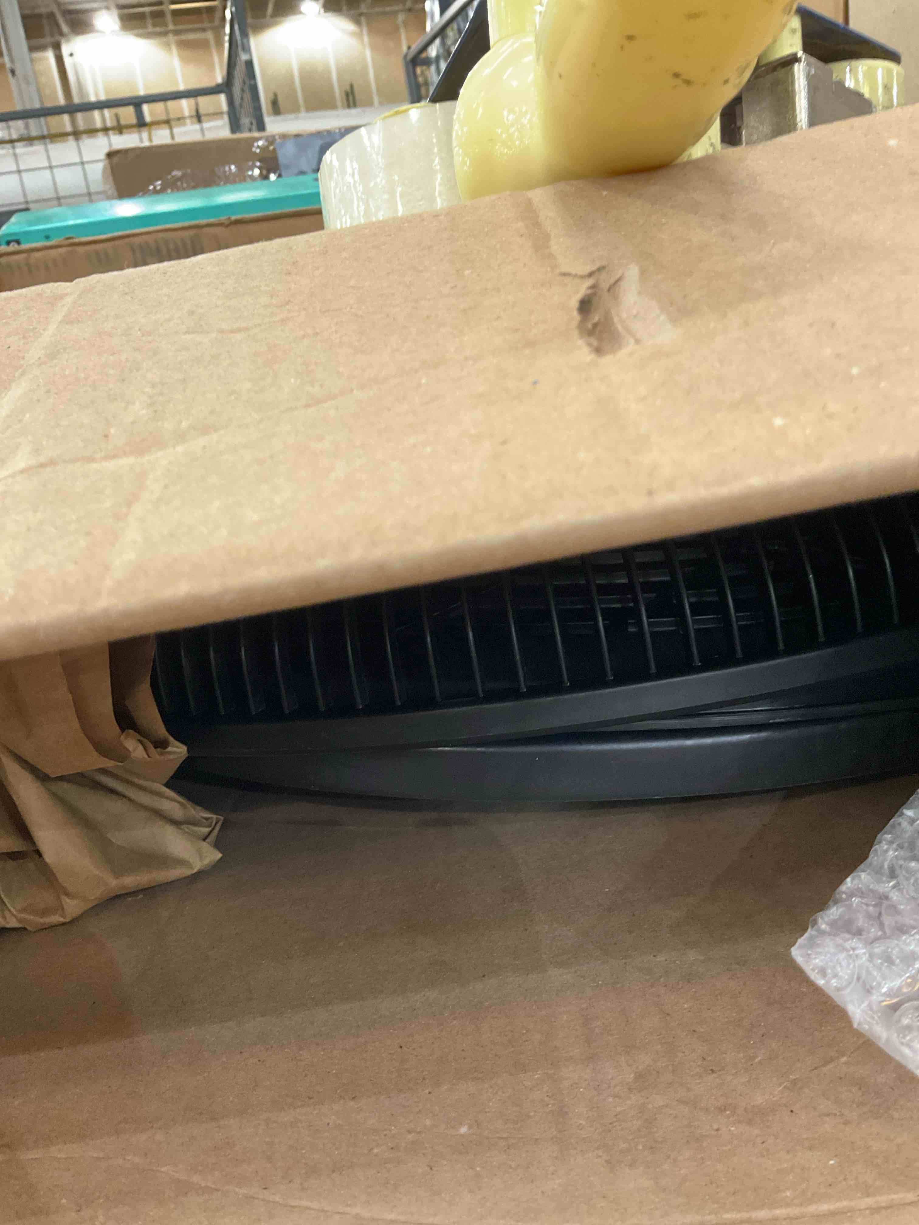 https://s3.amazonaws.com/lotting-images-prod/BargainHunt/EXS01652353_1719854998210.jpeg