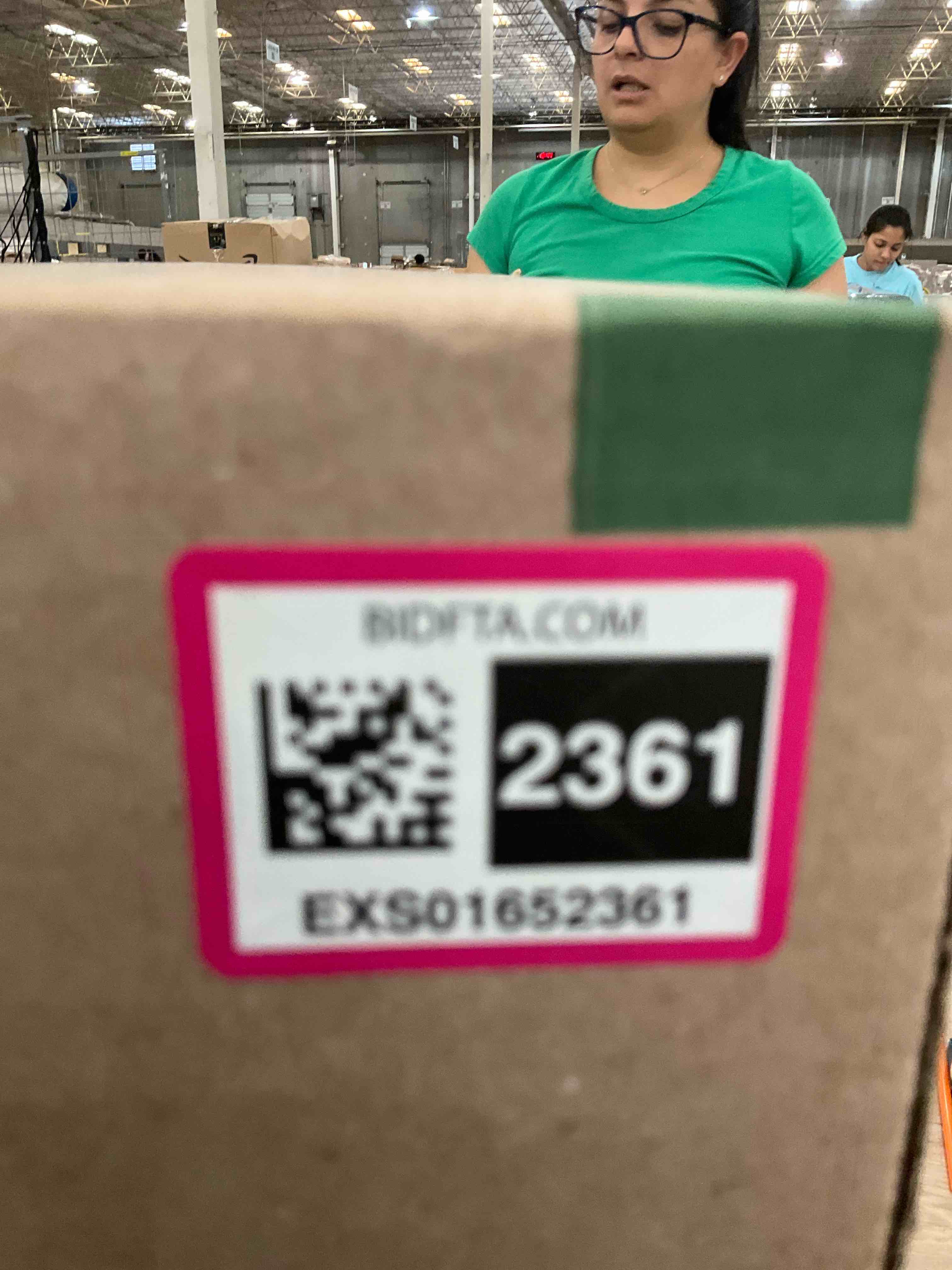 https://s3.amazonaws.com/lotting-images-prod/BargainHunt/EXS01652361_1719855909757.jpeg