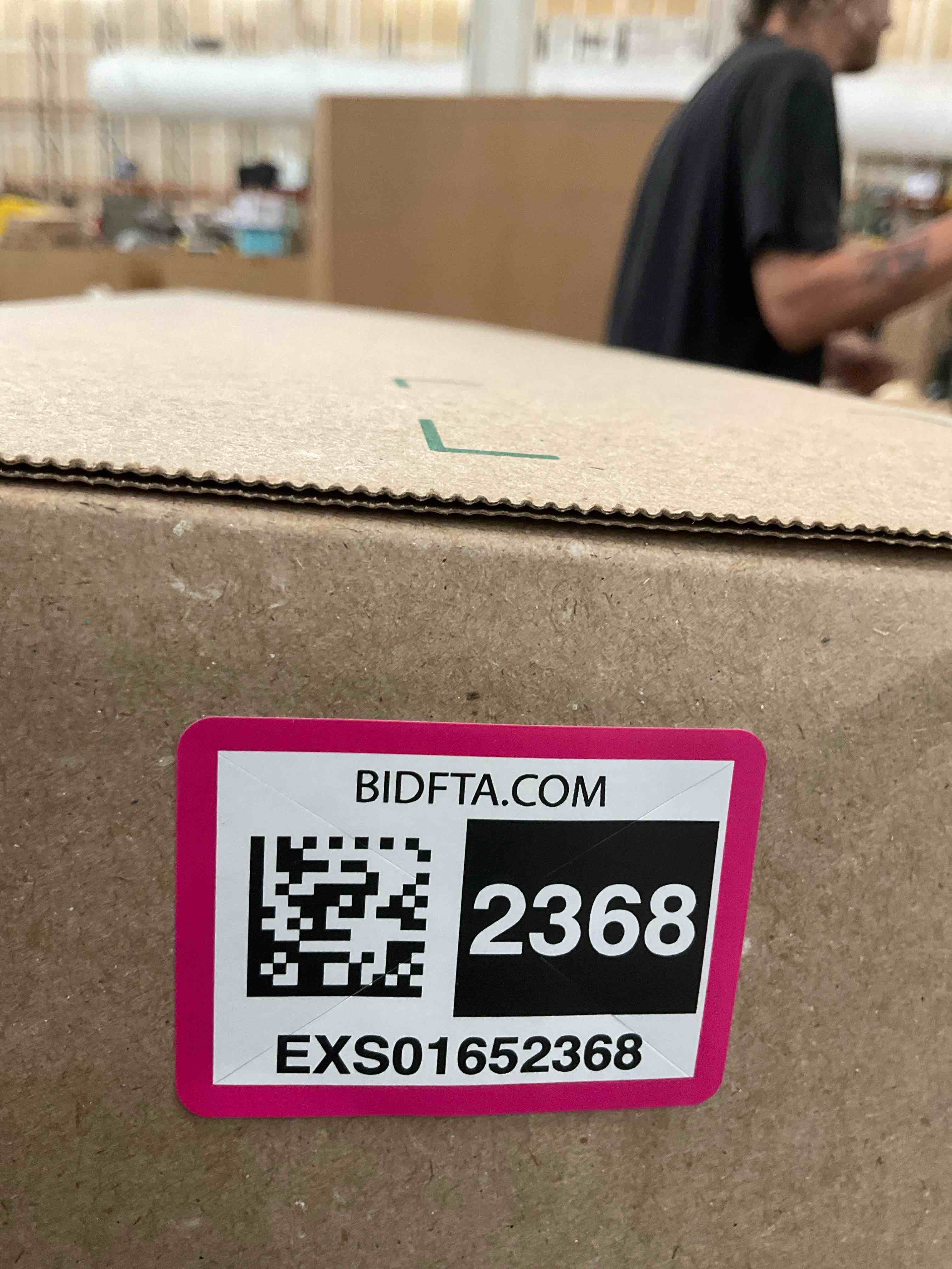https://s3.amazonaws.com/lotting-images-prod/BargainHunt/EXS01652368_1719858487895.jpeg