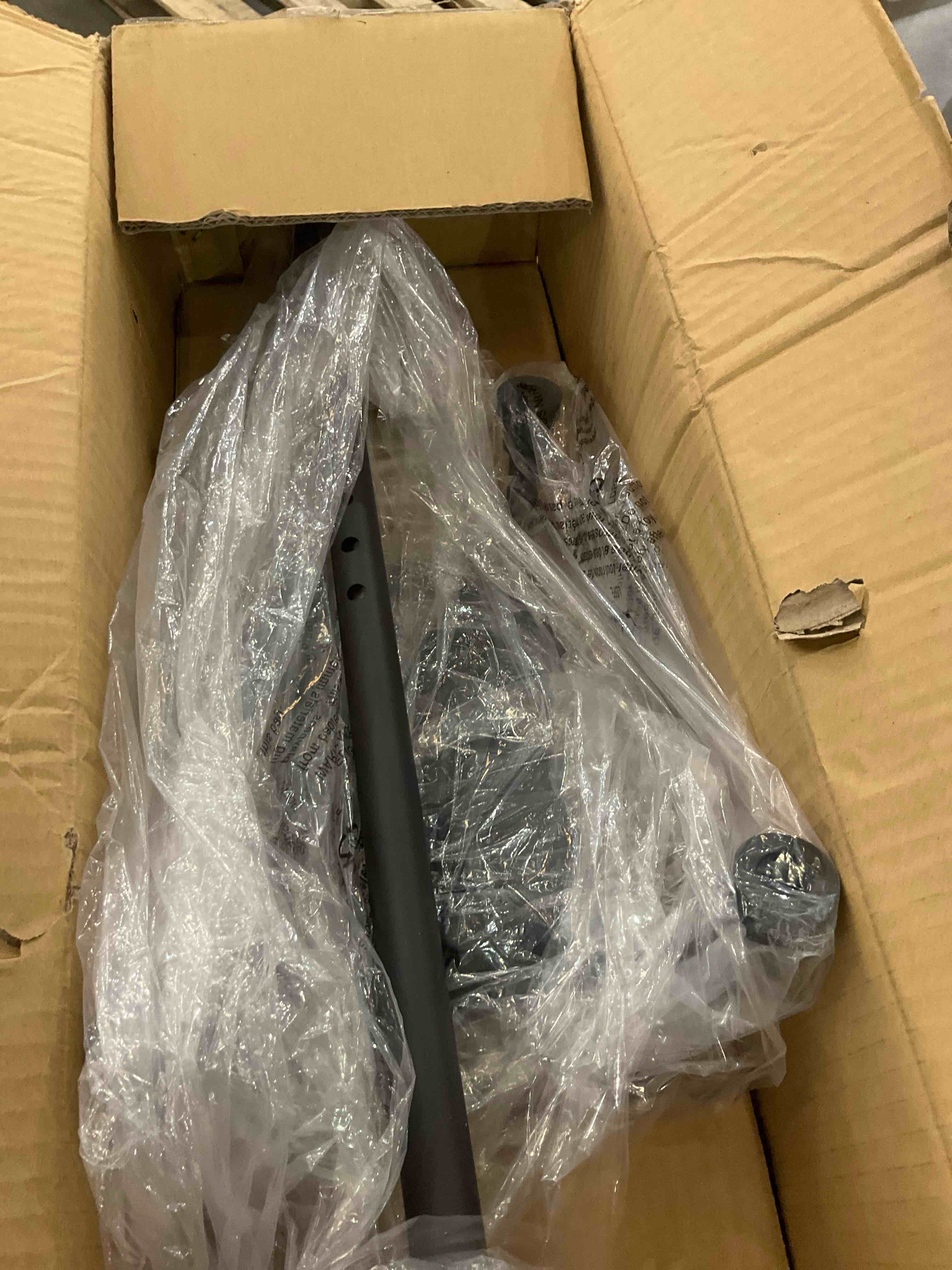 https://s3.amazonaws.com/lotting-images-prod/BargainHunt/EXS01652468_1719928676745.jpeg