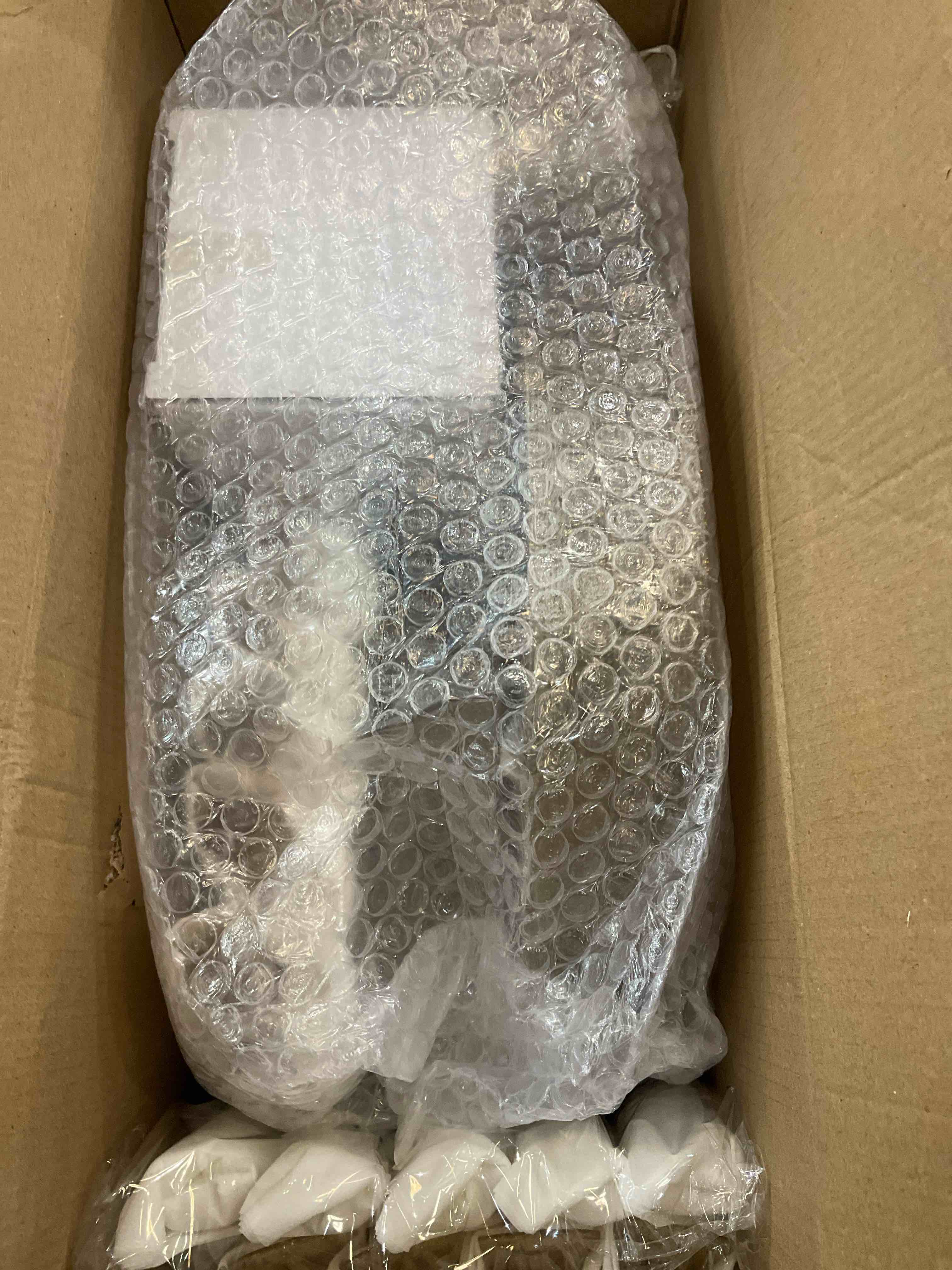 https://s3.amazonaws.com/lotting-images-prod/BargainHunt/EXS01652572_1719339932500.jpeg