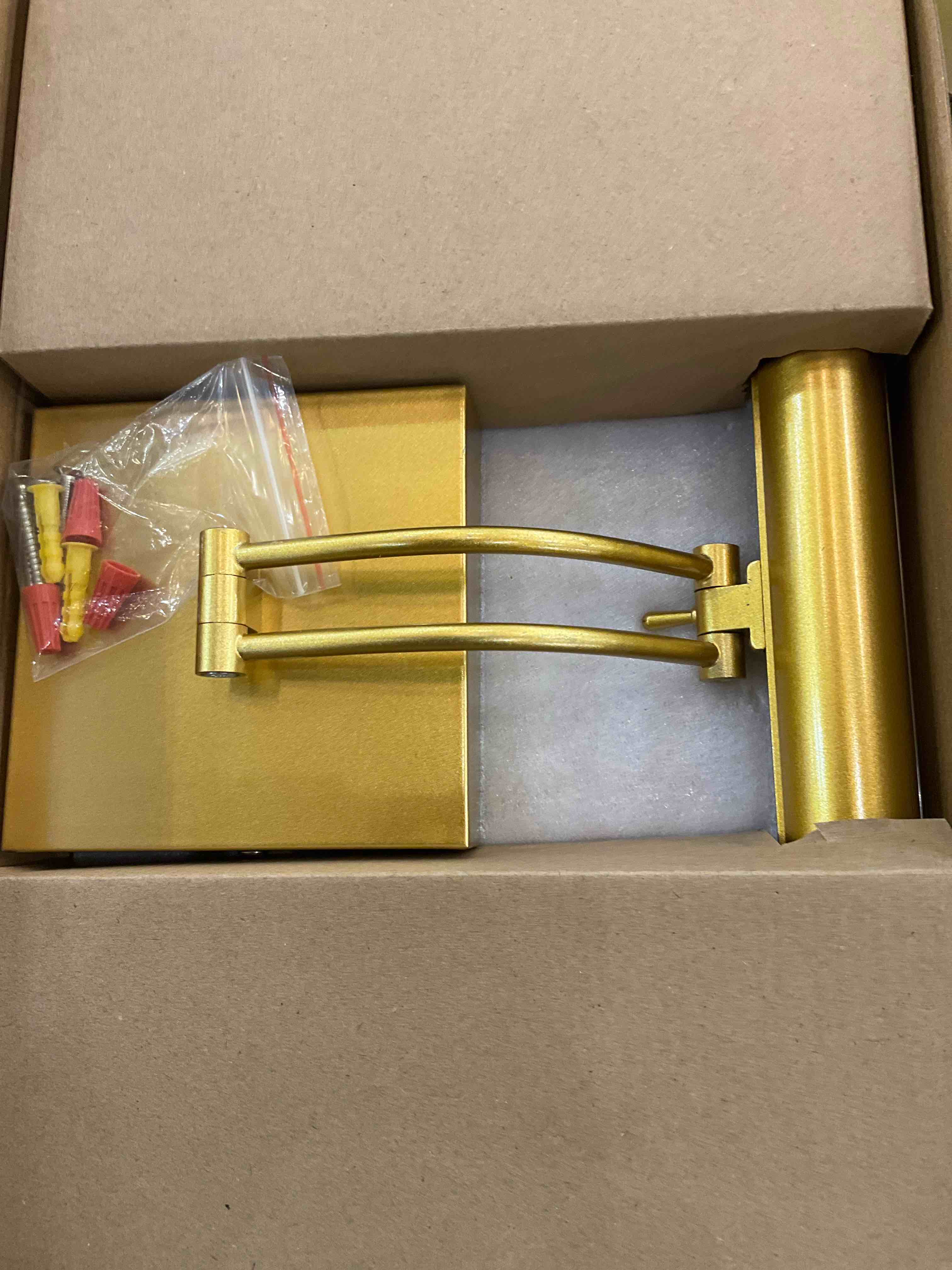 https://s3.amazonaws.com/lotting-images-prod/BargainHunt/EXS01652580_1719341263064.jpeg