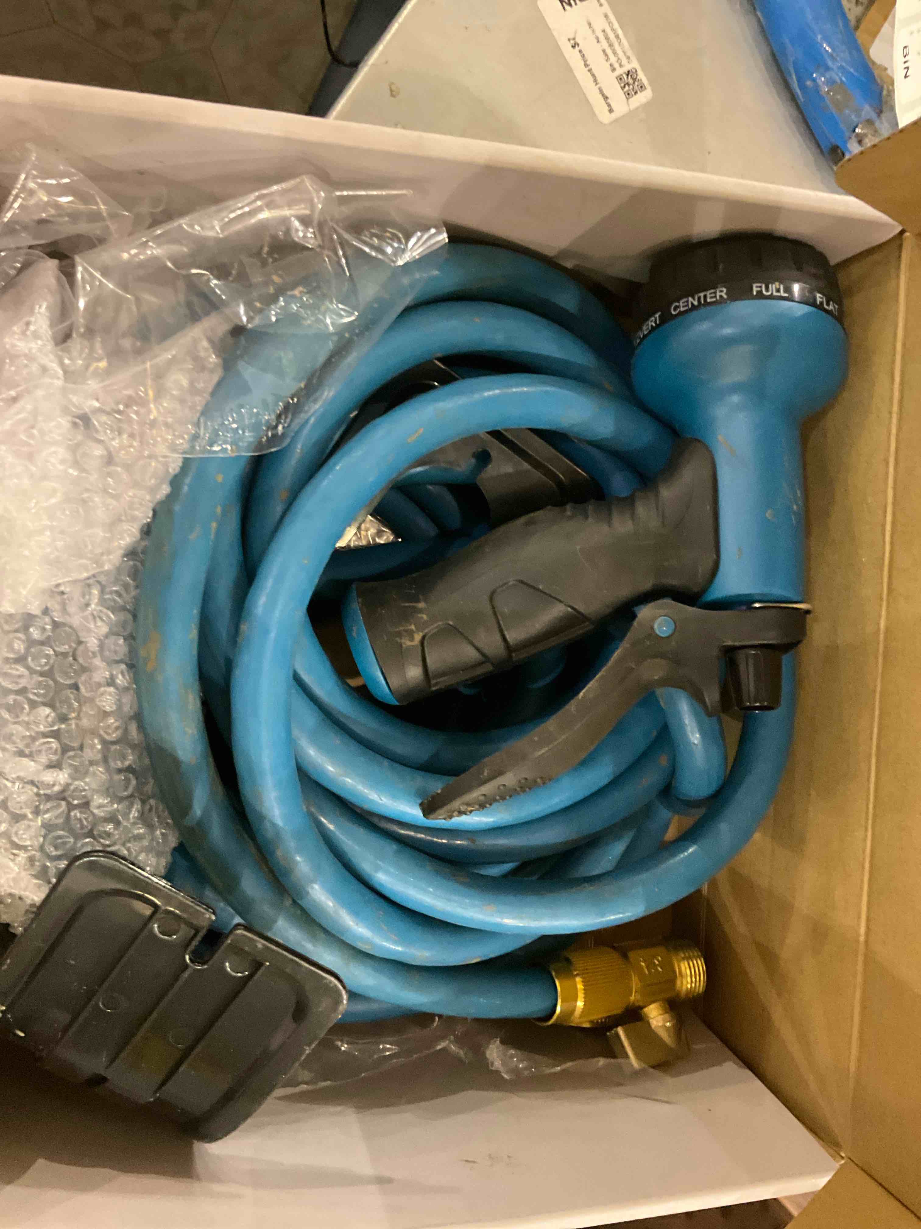 https://s3.amazonaws.com/lotting-images-prod/BargainHunt/EXS01652671_1719413171785.jpeg