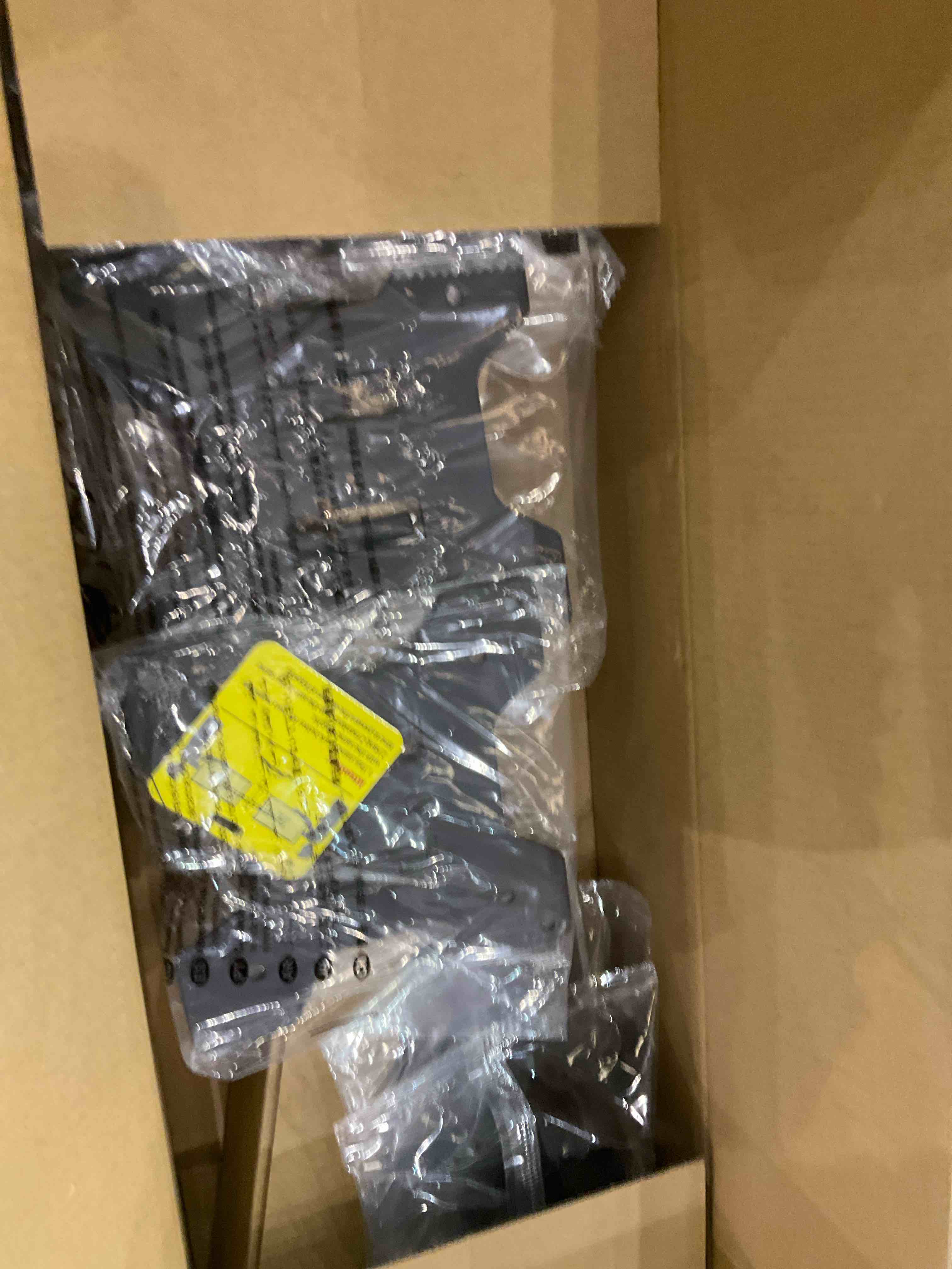 https://s3.amazonaws.com/lotting-images-prod/BargainHunt/EXS01652748_1719491478073.jpeg