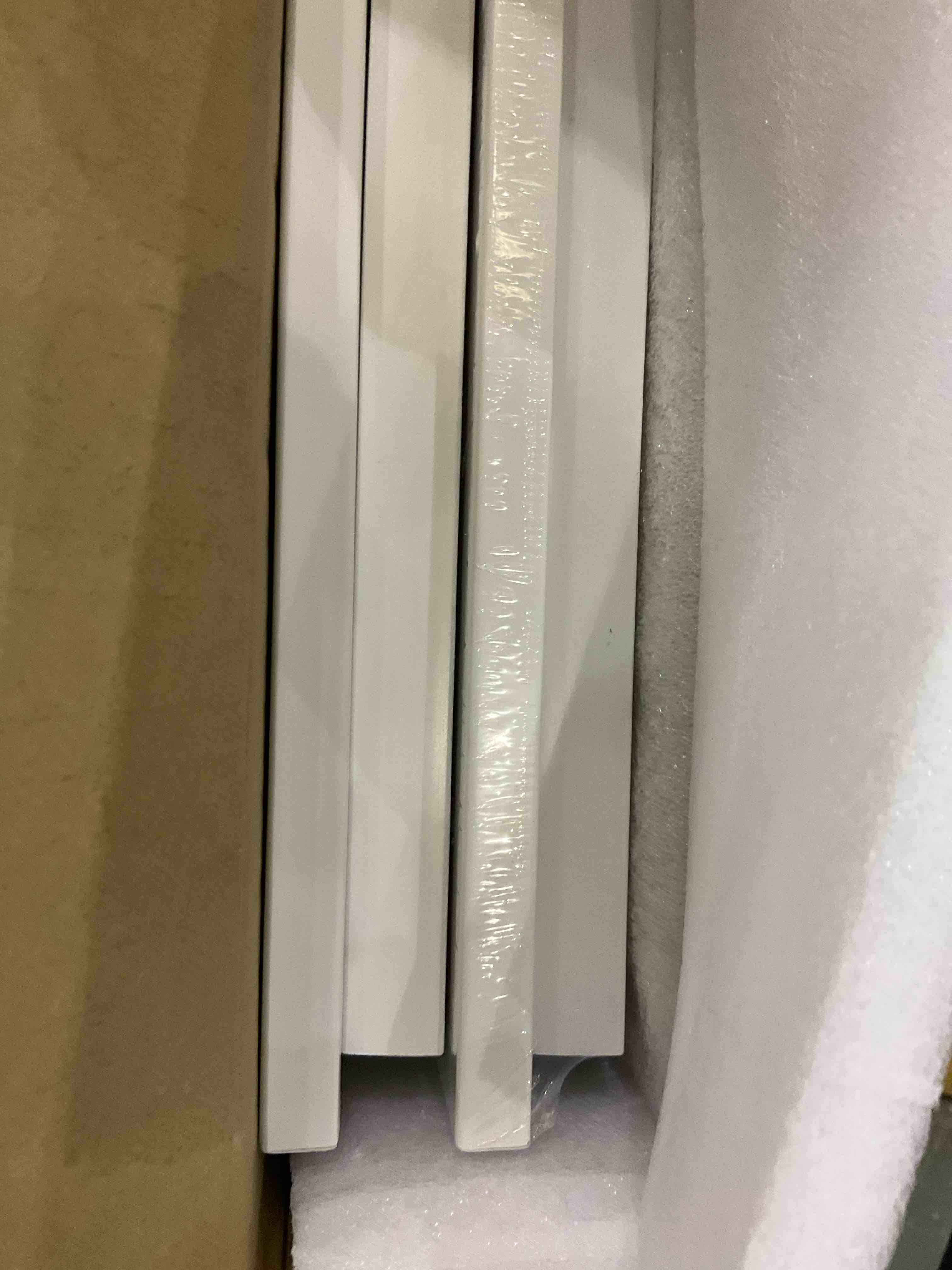 https://s3.amazonaws.com/lotting-images-prod/BargainHunt/EXS01652750_1719492198320.jpeg