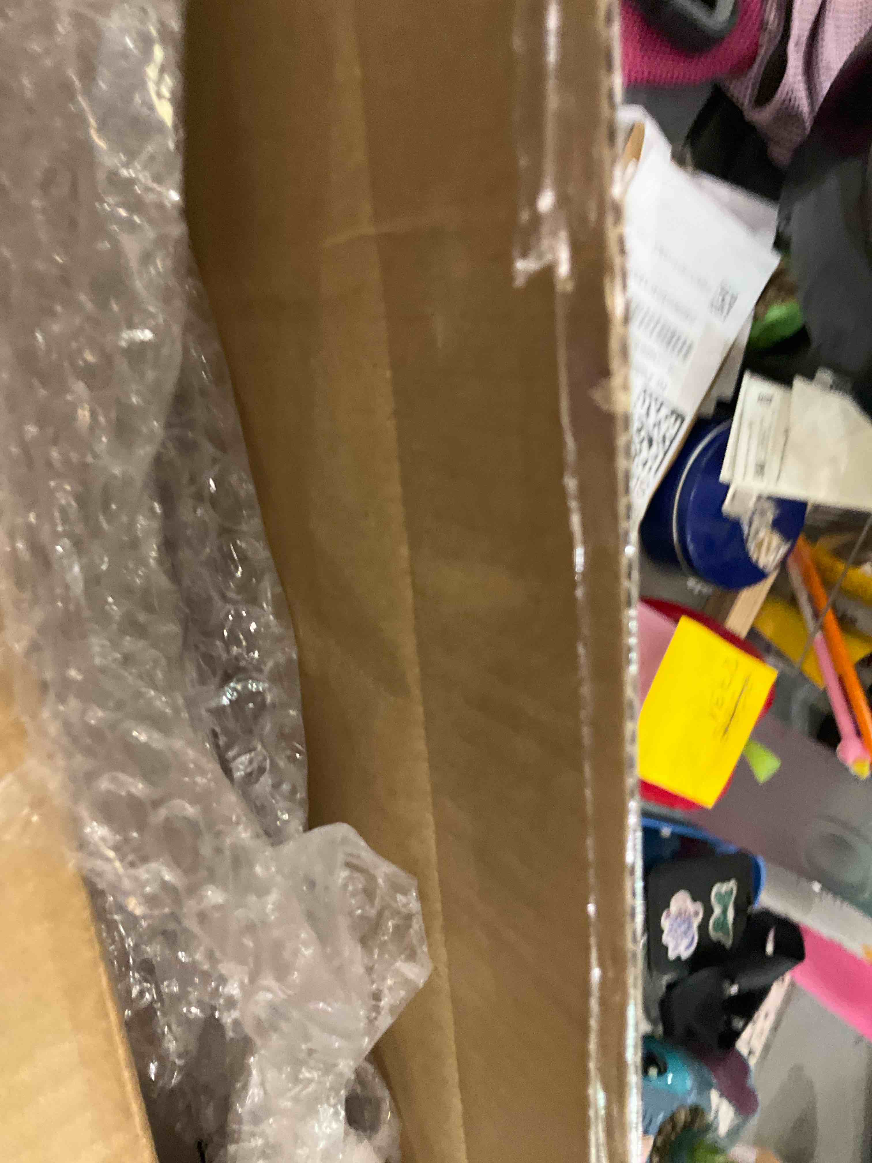 https://s3.amazonaws.com/lotting-images-prod/BargainHunt/EXS01652821_1719582843207.jpeg