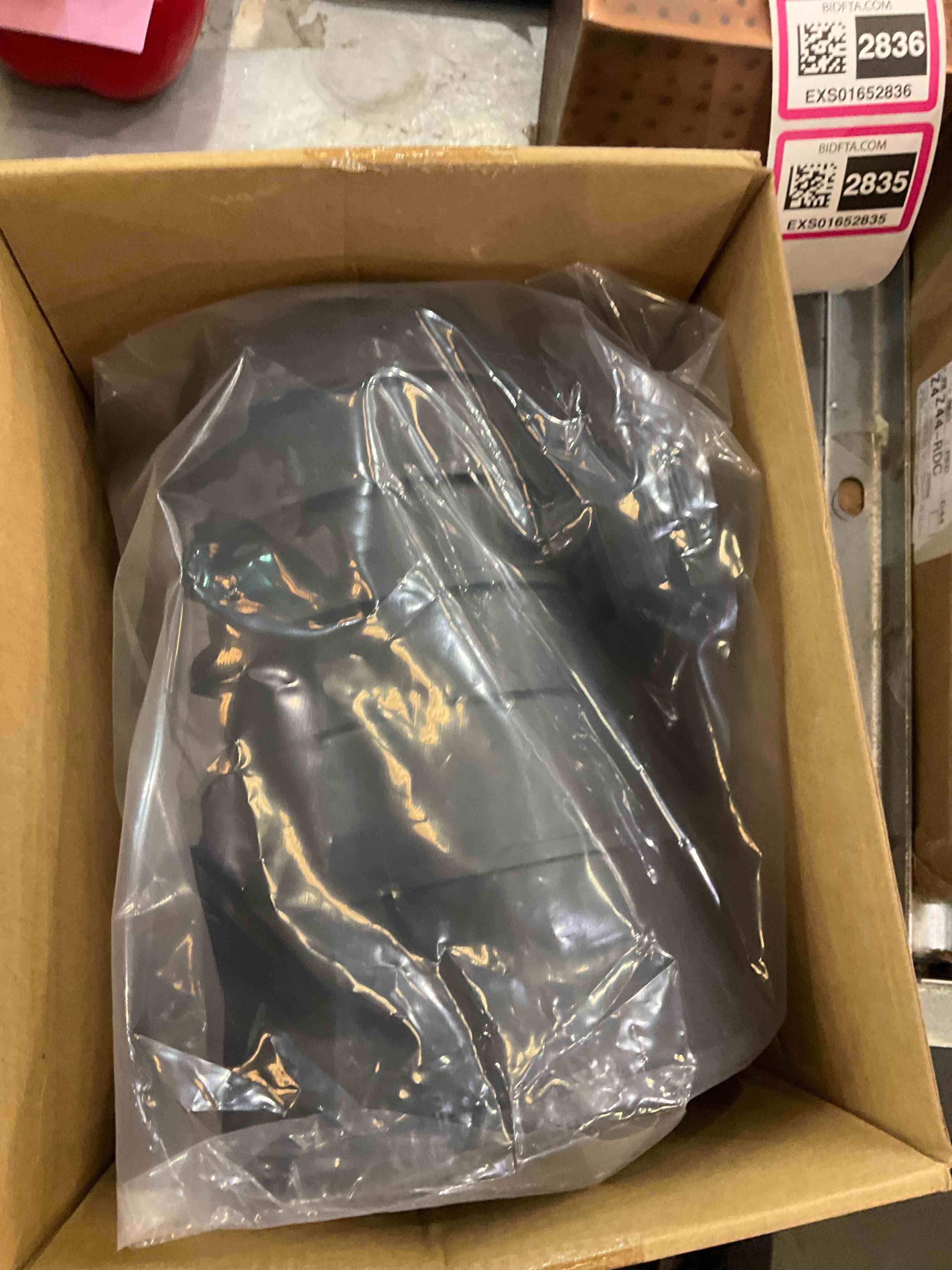 https://s3.amazonaws.com/lotting-images-prod/BargainHunt/EXS01652835_1719585326065.jpeg