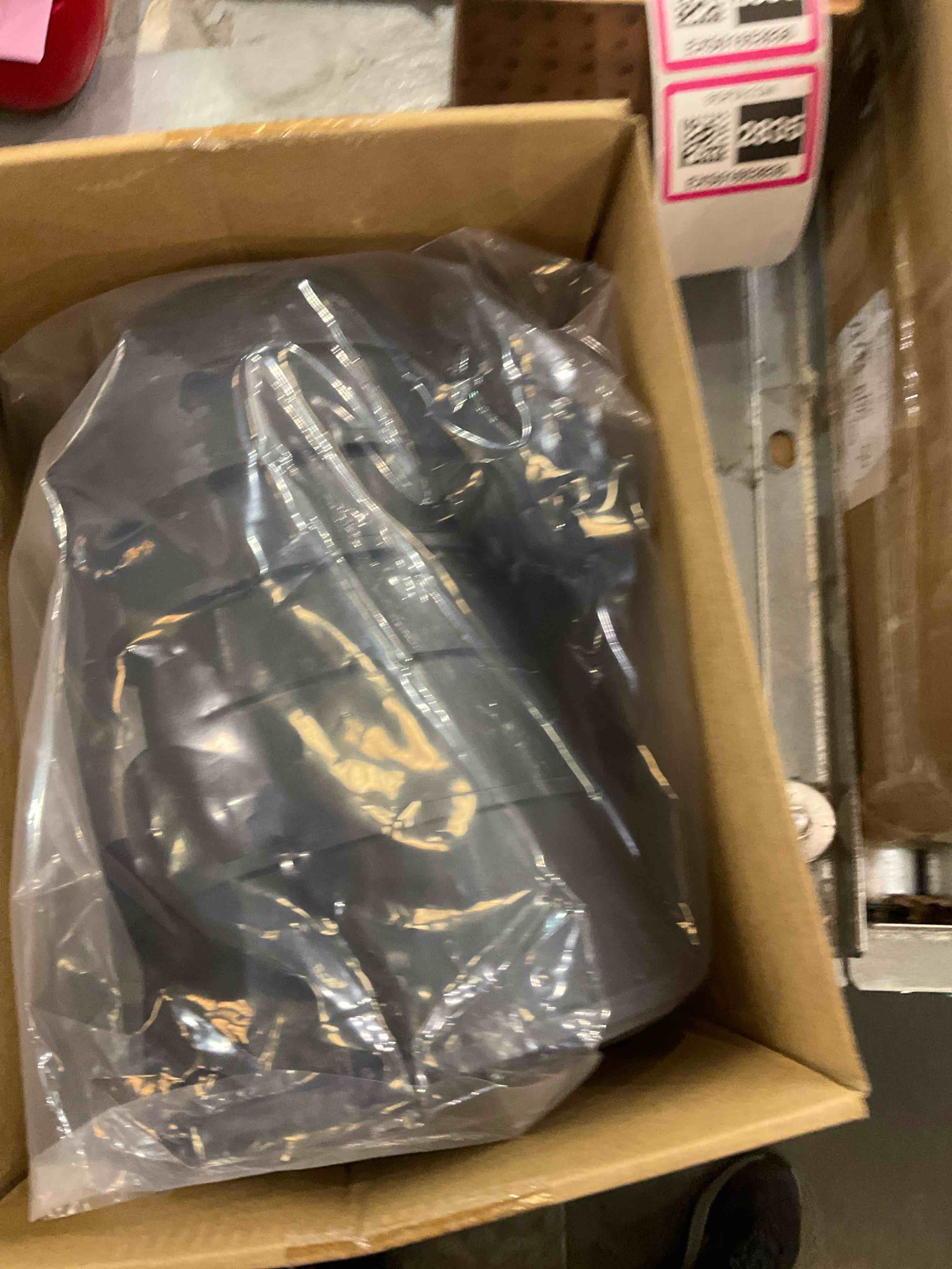 https://s3.amazonaws.com/lotting-images-prod/BargainHunt/EXS01652835_1719585327444.jpeg