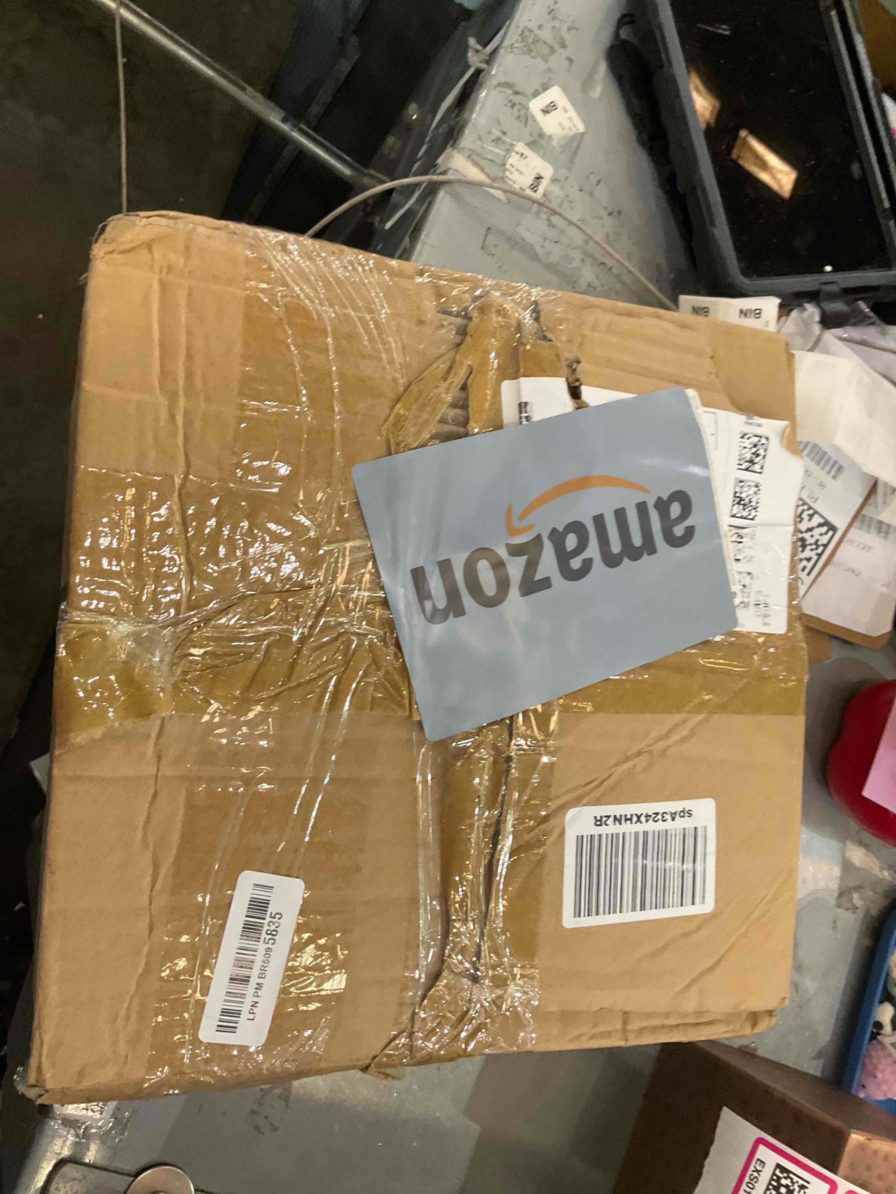 https://s3.amazonaws.com/lotting-images-prod/BargainHunt/EXS01652841_1719586071078.jpeg
