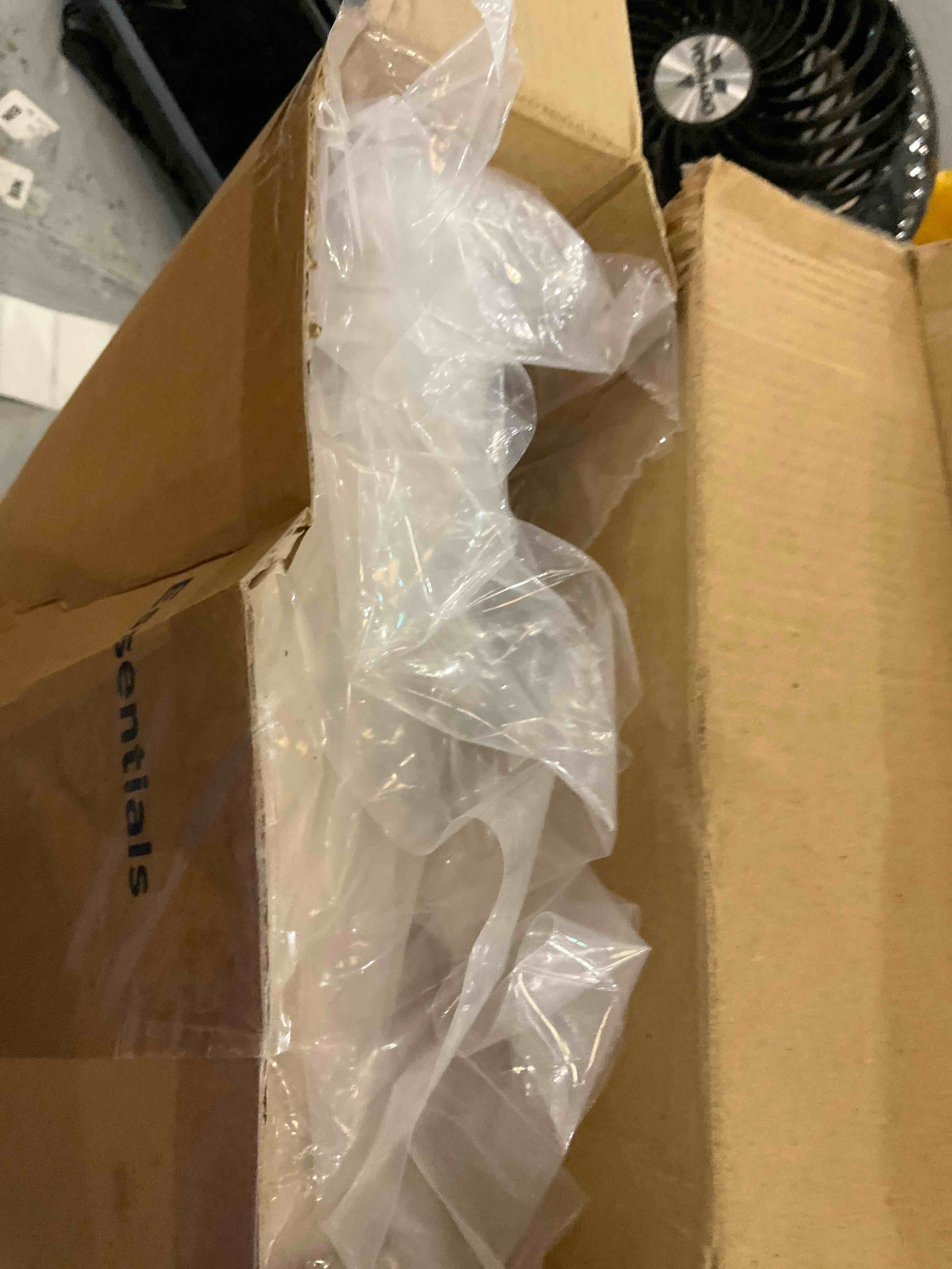 https://s3.amazonaws.com/lotting-images-prod/BargainHunt/EXS01652843_1719586174047.jpeg