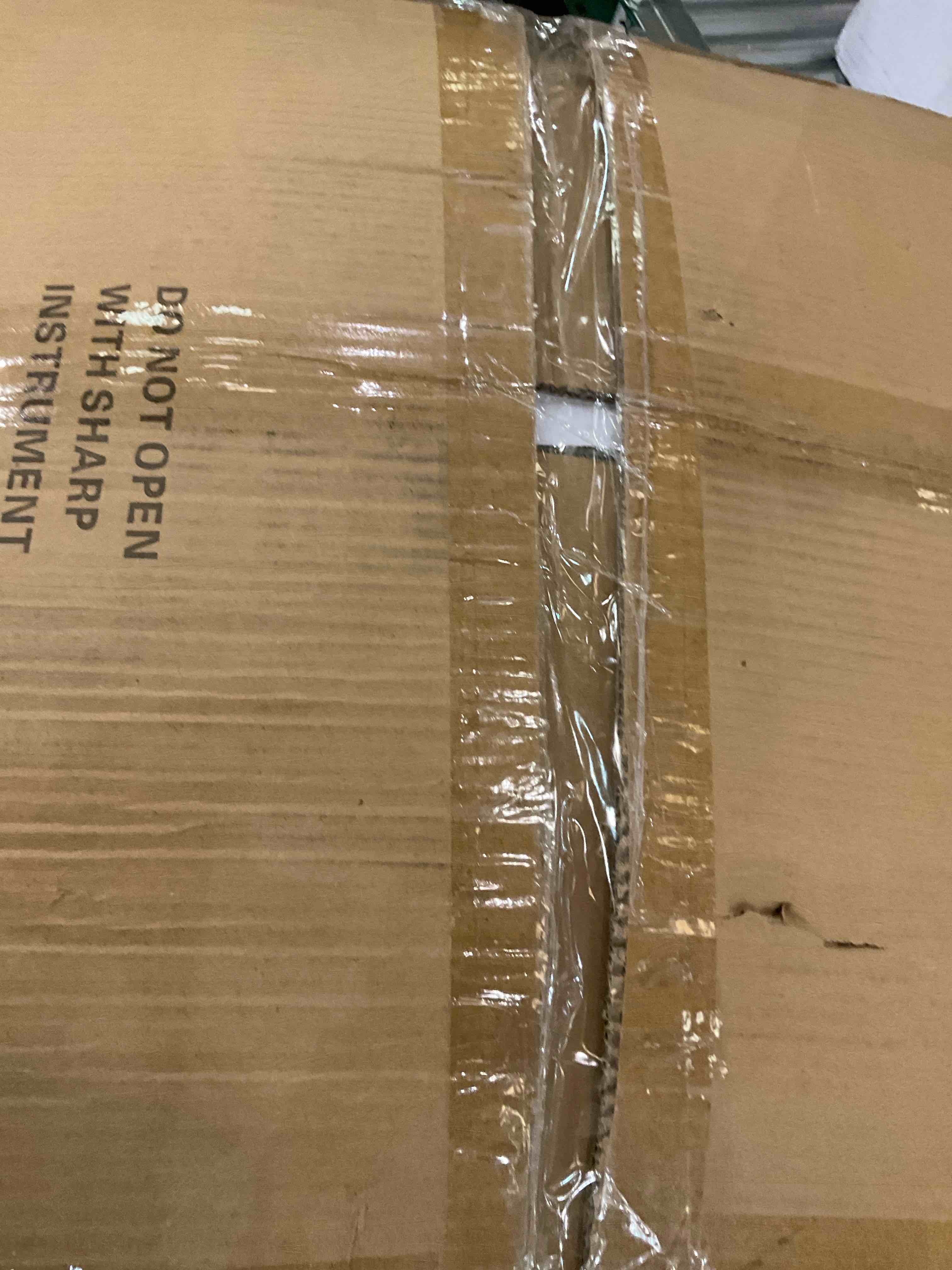 https://s3.amazonaws.com/lotting-images-prod/BargainHunt/EXS01654017_1722357641110.jpeg