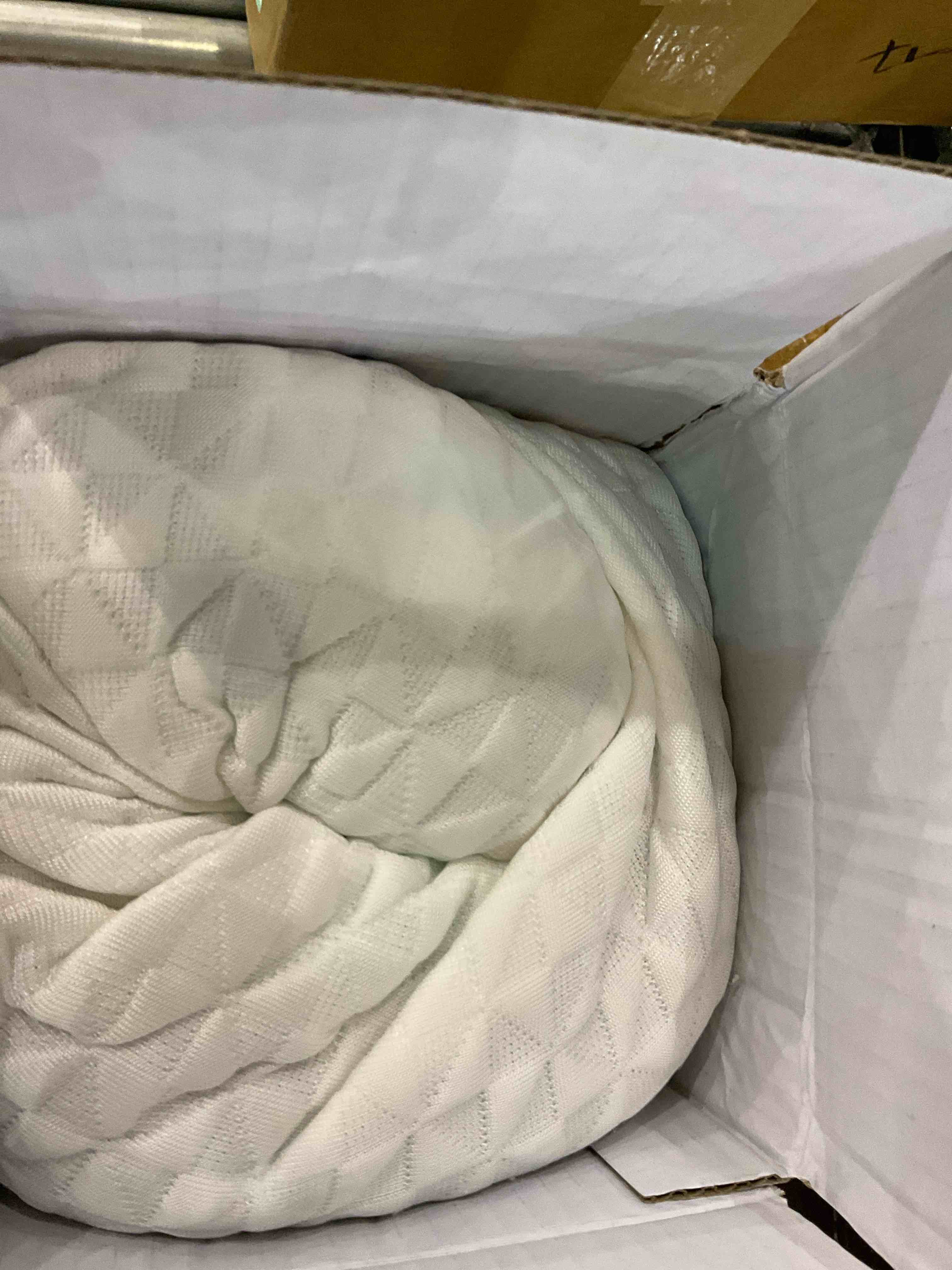 https://s3.amazonaws.com/lotting-images-prod/BargainHunt/EXS01654075_1722430250251.jpeg