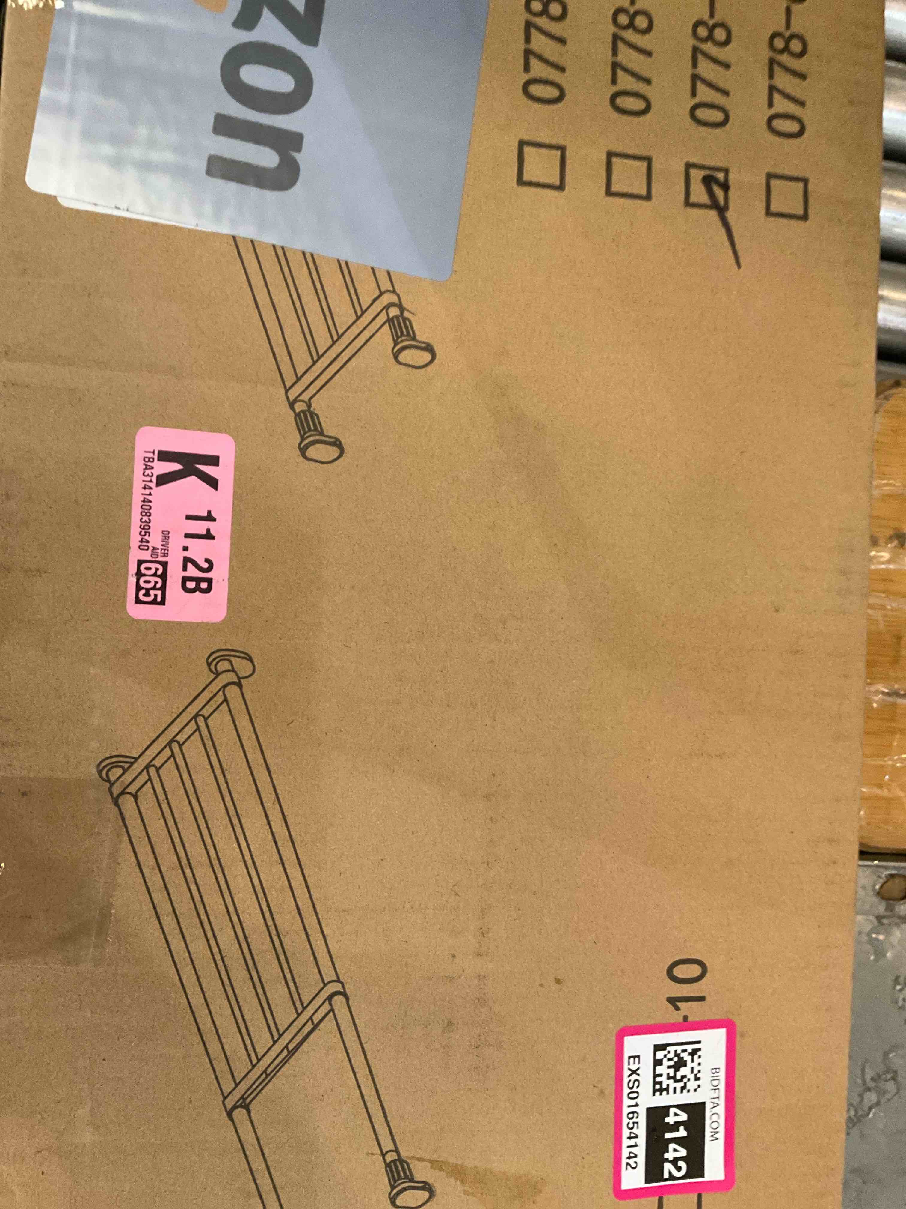https://s3.amazonaws.com/lotting-images-prod/BargainHunt/EXS01654142_1722452090809.jpeg