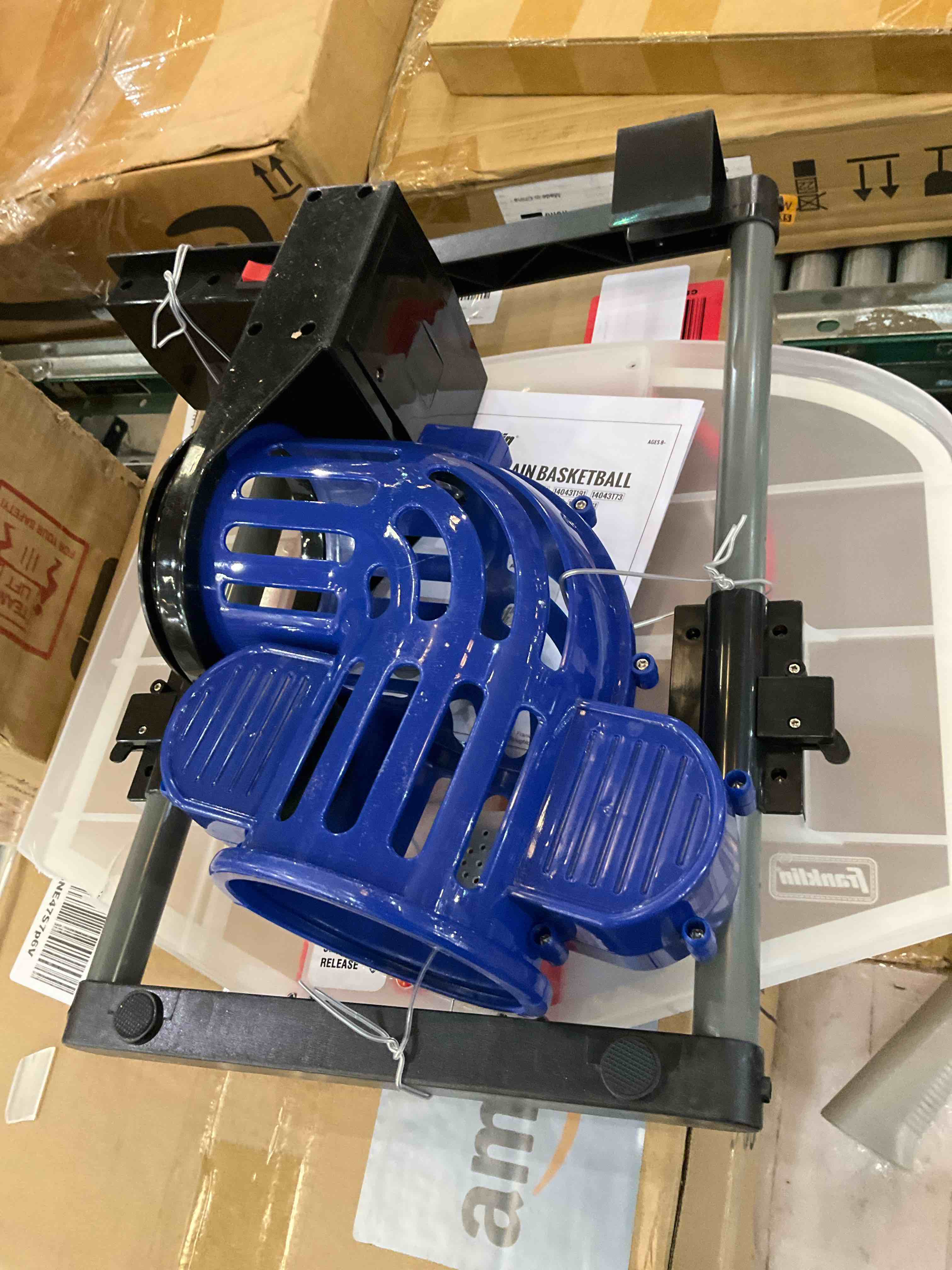 https://s3.amazonaws.com/lotting-images-prod/BargainHunt/EXS01654271_1722958209655.jpeg