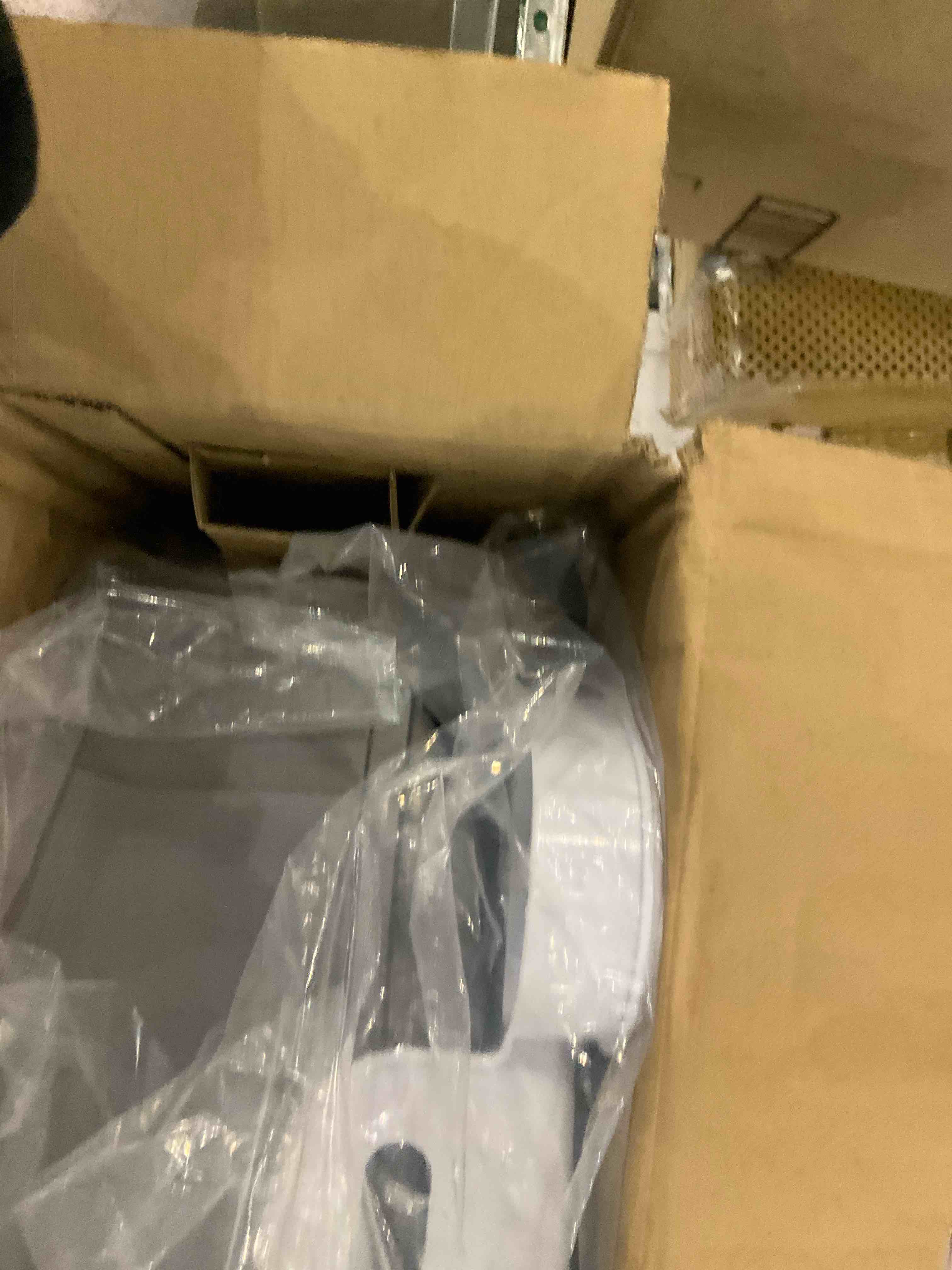 https://s3.amazonaws.com/lotting-images-prod/BargainHunt/EXS01654319_1723037858931.jpeg