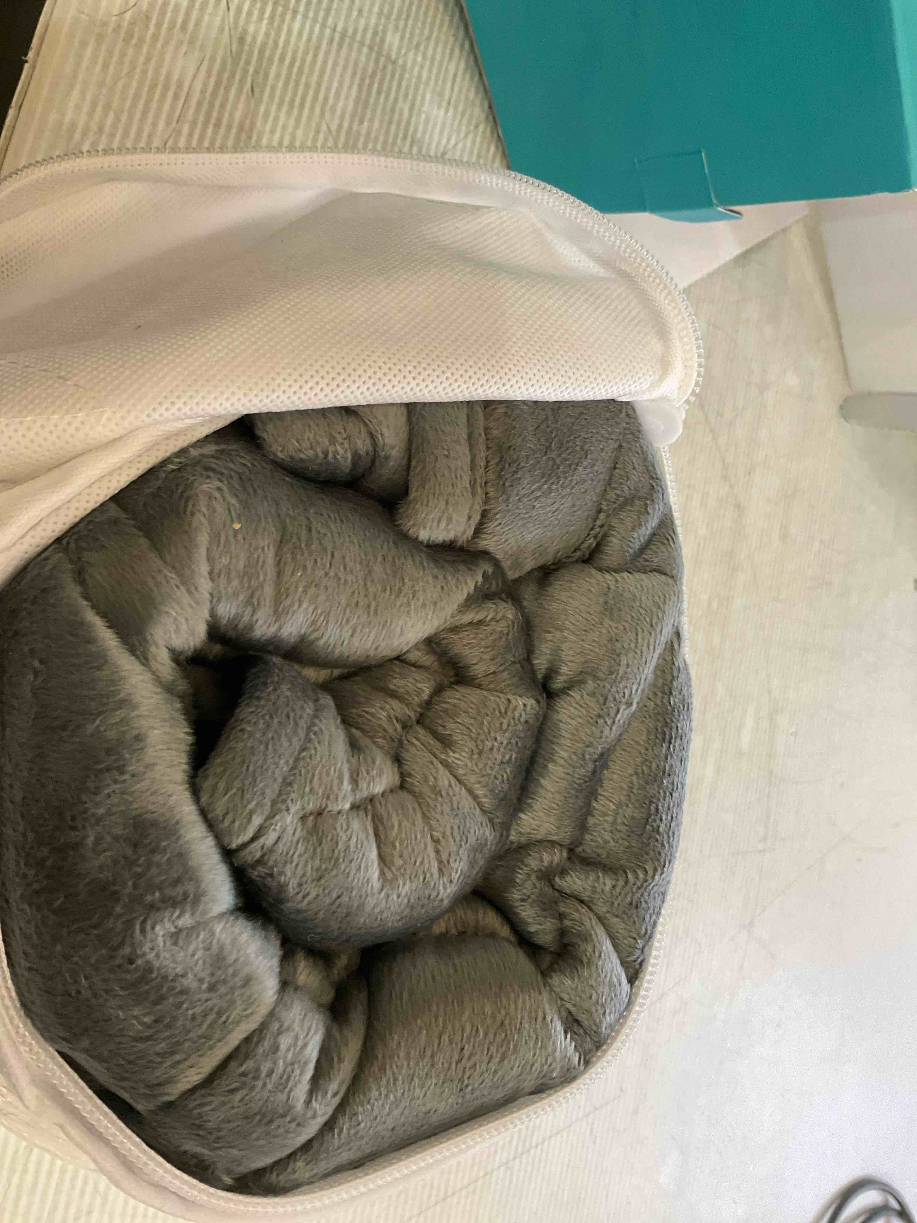 https://s3.amazonaws.com/lotting-images-prod/BargainHunt/EXS01654622_1720458187754.jpeg