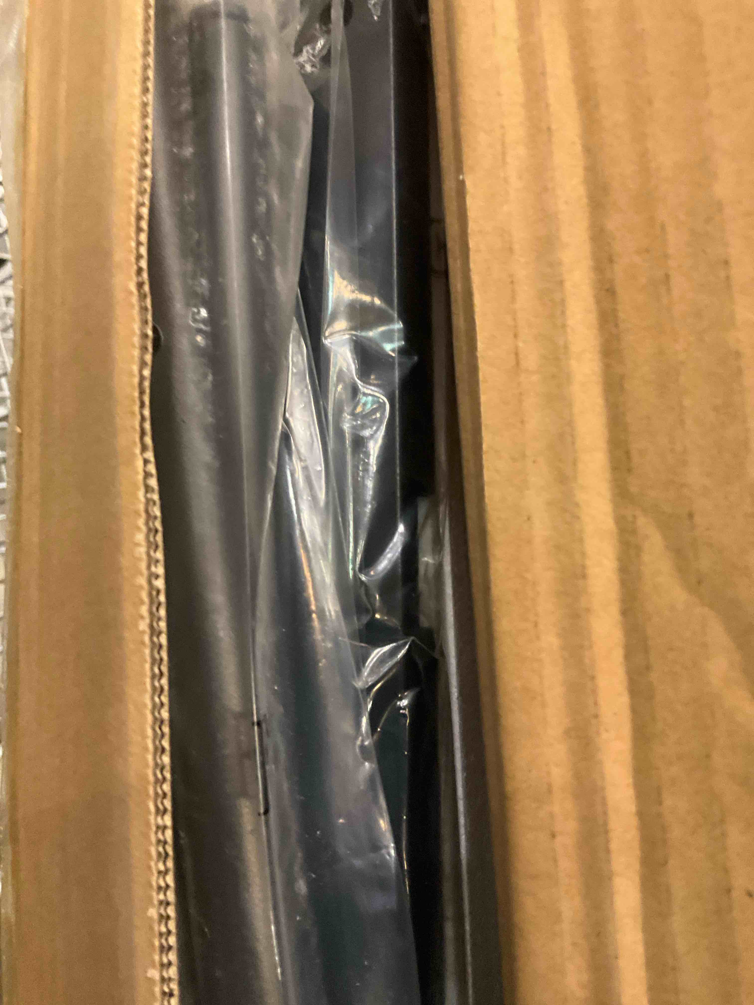 https://s3.amazonaws.com/lotting-images-prod/BargainHunt/EXS01654712_1720622932474.jpeg