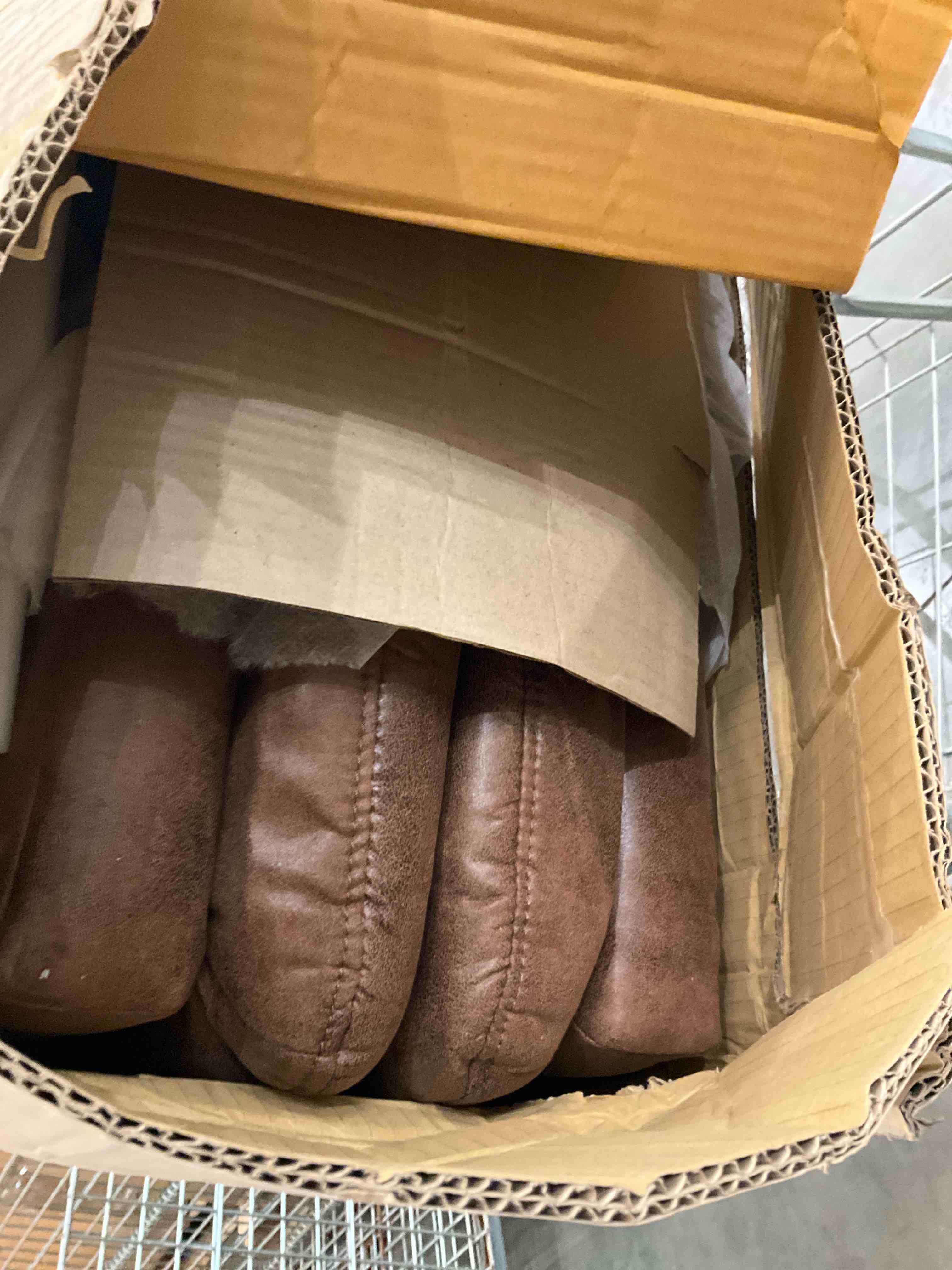https://s3.amazonaws.com/lotting-images-prod/BargainHunt/EXS01654722_1720626206894.jpeg